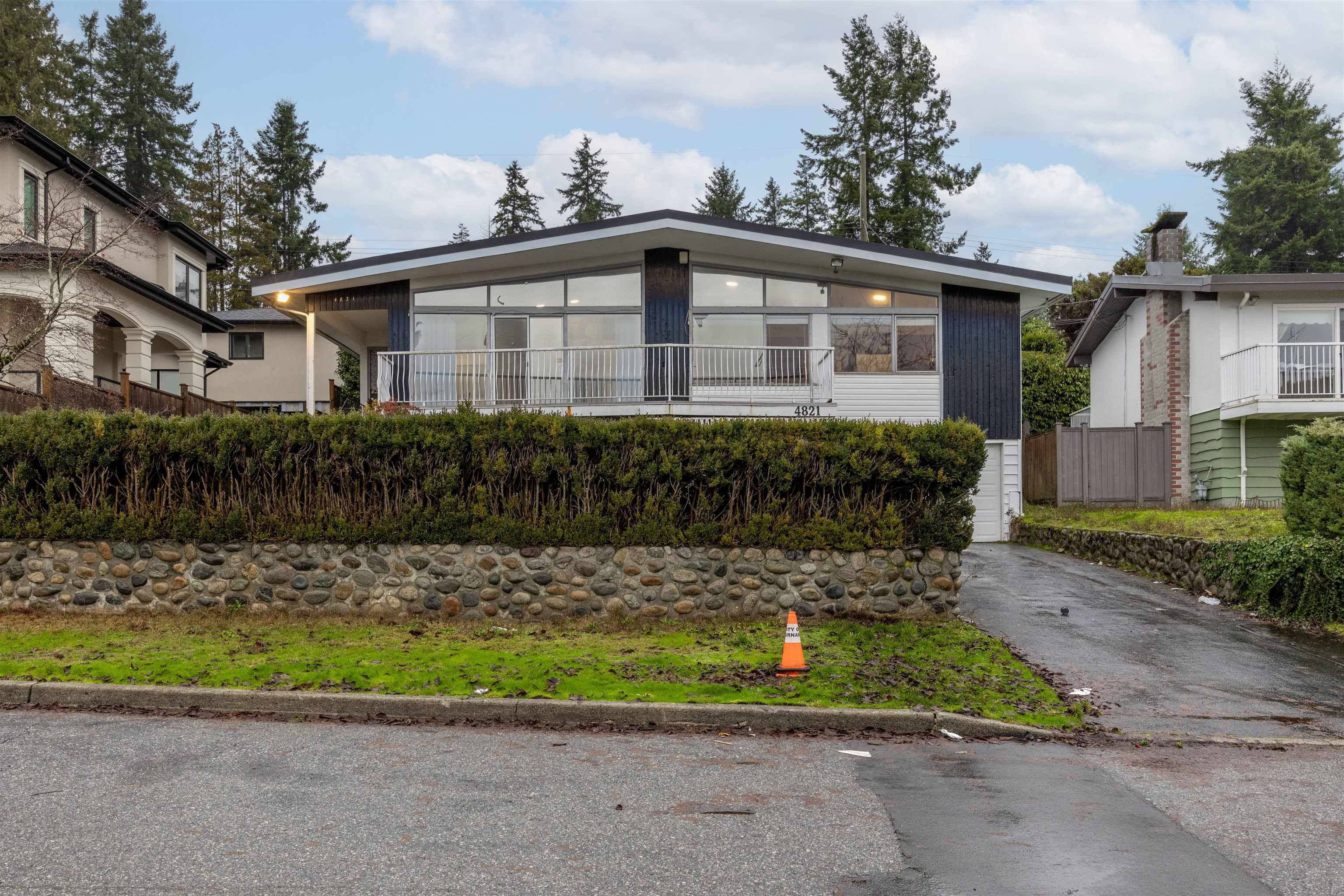 Burnaby, BC V5J 2Y6,4821 CARSON PL