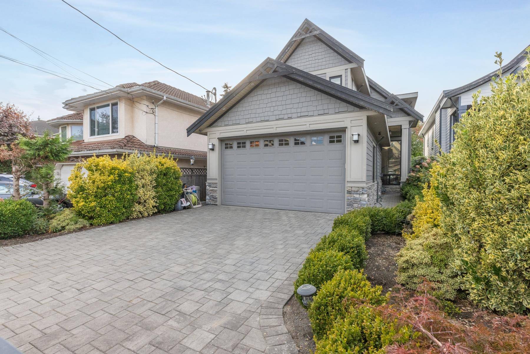 Richmond, BC V6Y 2R7,8957 HEATHER ST