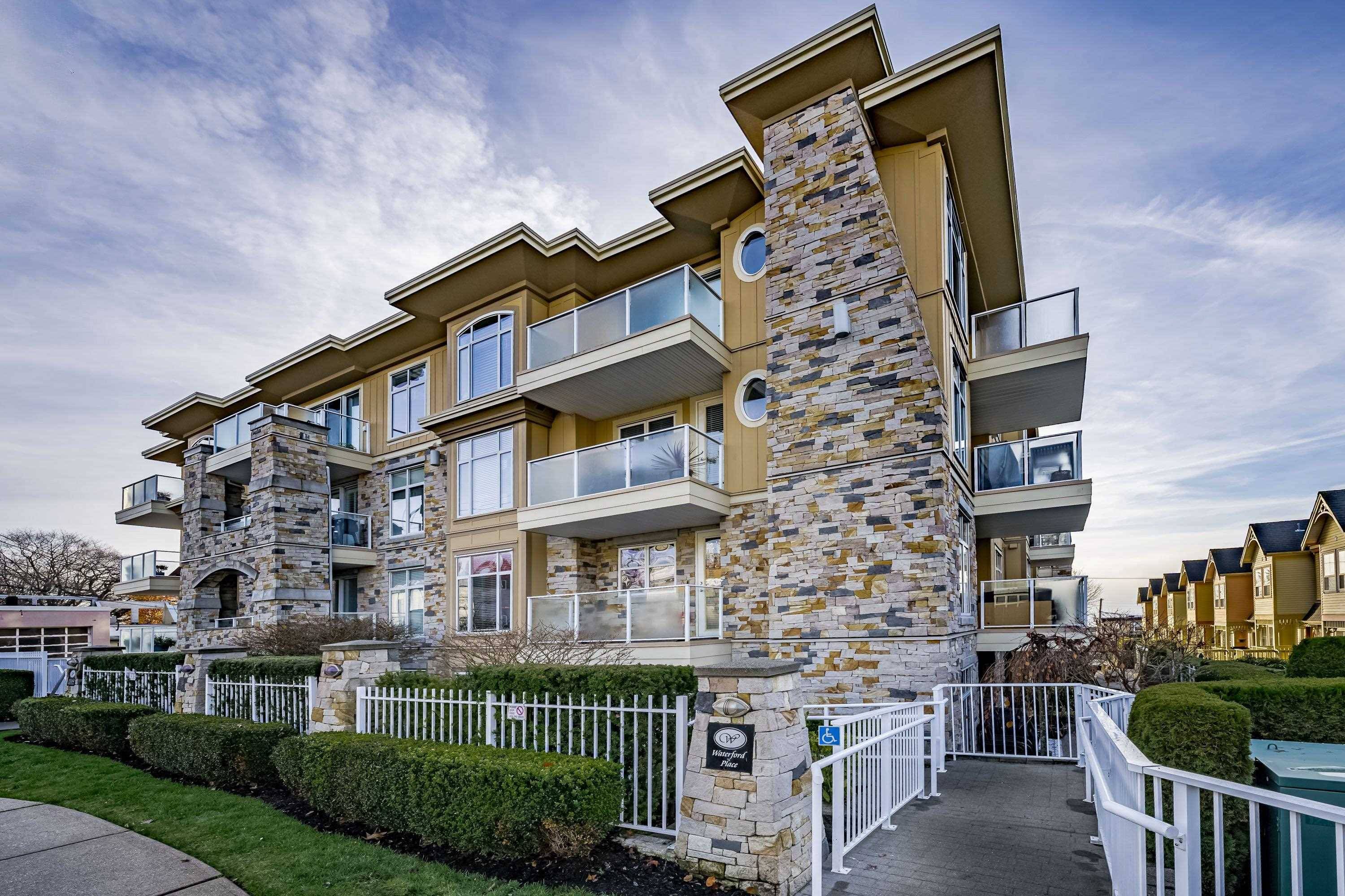 White Rock, BC V4B 2B9,15164 PROSPECT AVE #206