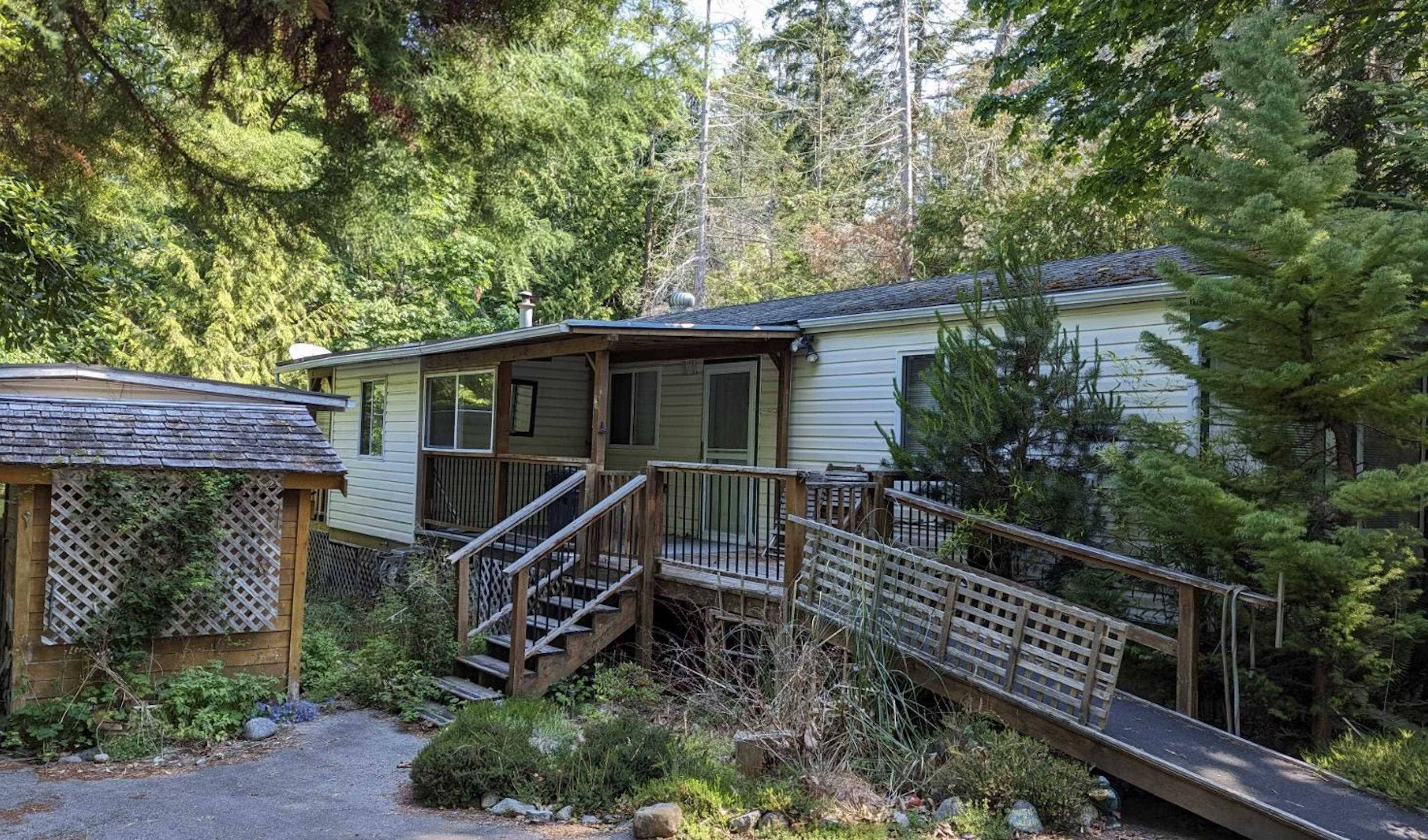 Madeira Park, BC V0N 2H1,4483 POLLOCK RD