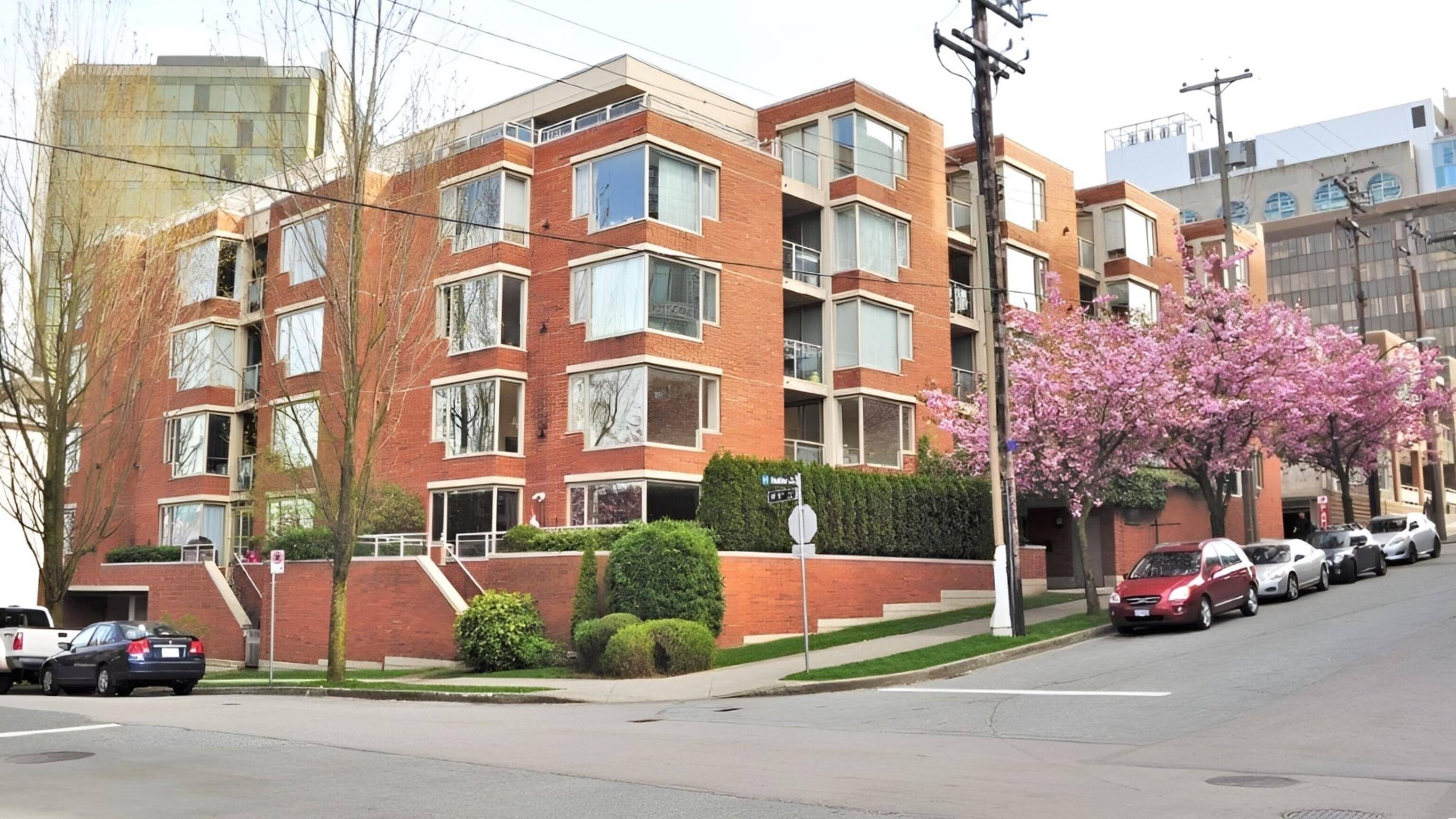 Vancouver, BC V5Z 3H9,2438 HEATHER ST #302