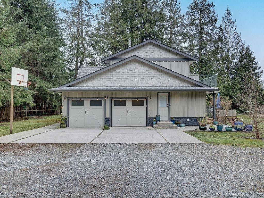 Roberts Creek, BC V0N 2W2,1253 HAWTHORN RD