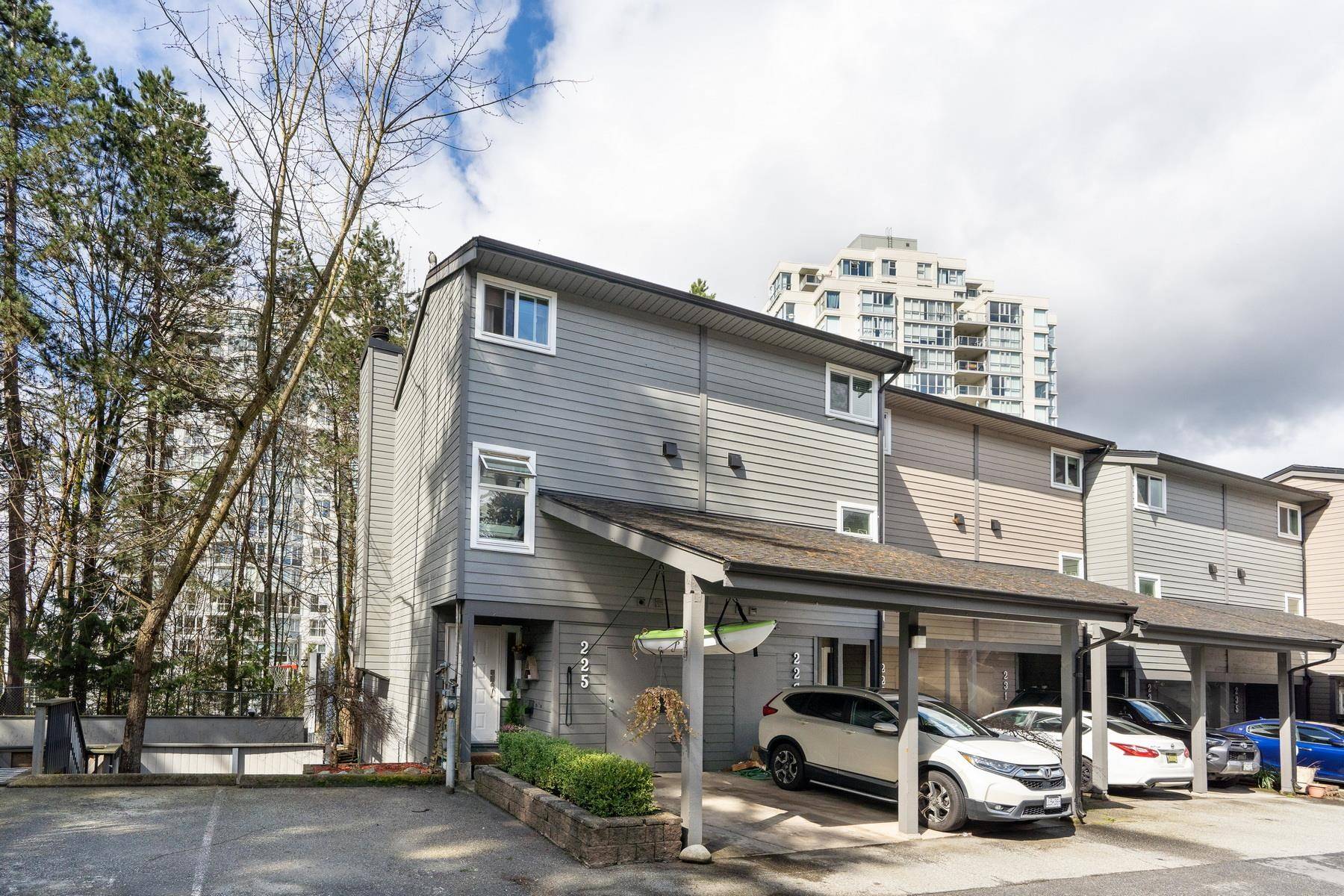 Port Moody, BC V3H 4B9,225 BALMORAL PL