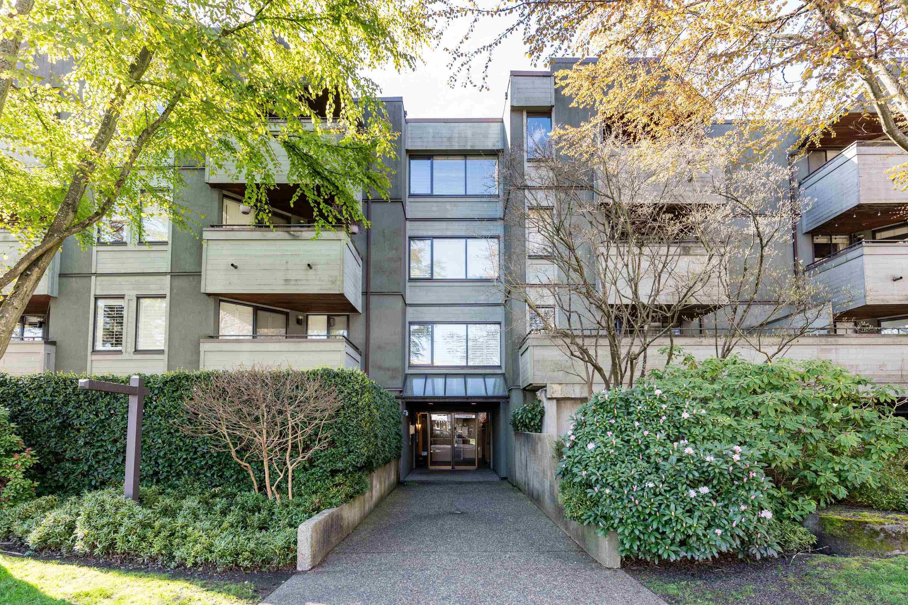 Vancouver, BC V6K 1S2,1476 W 10TH AVE #207