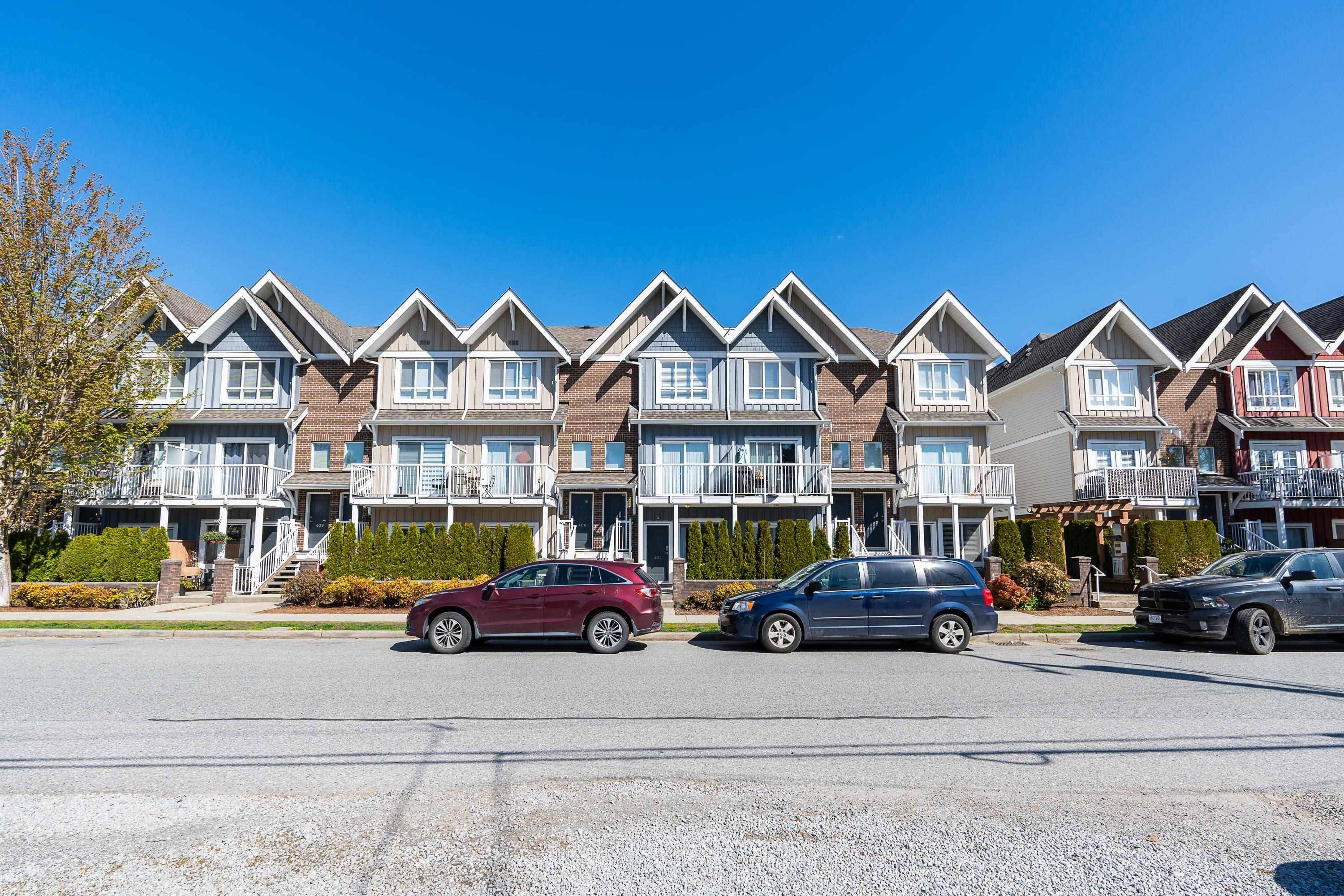 Port Coquitlam, BC V3B 0B6,1661 FRASER AVE #404