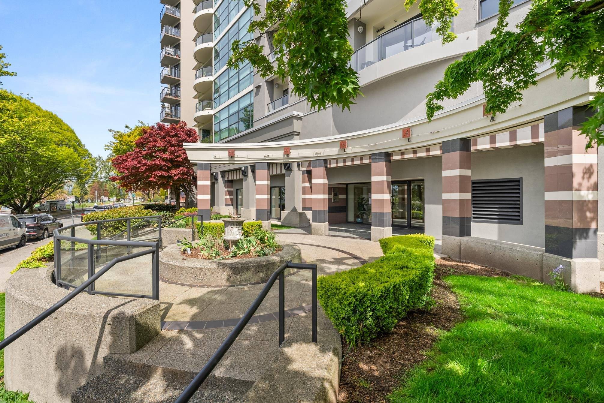 Vancouver, BC V6E 1V4,1233 BEACH AVE #402