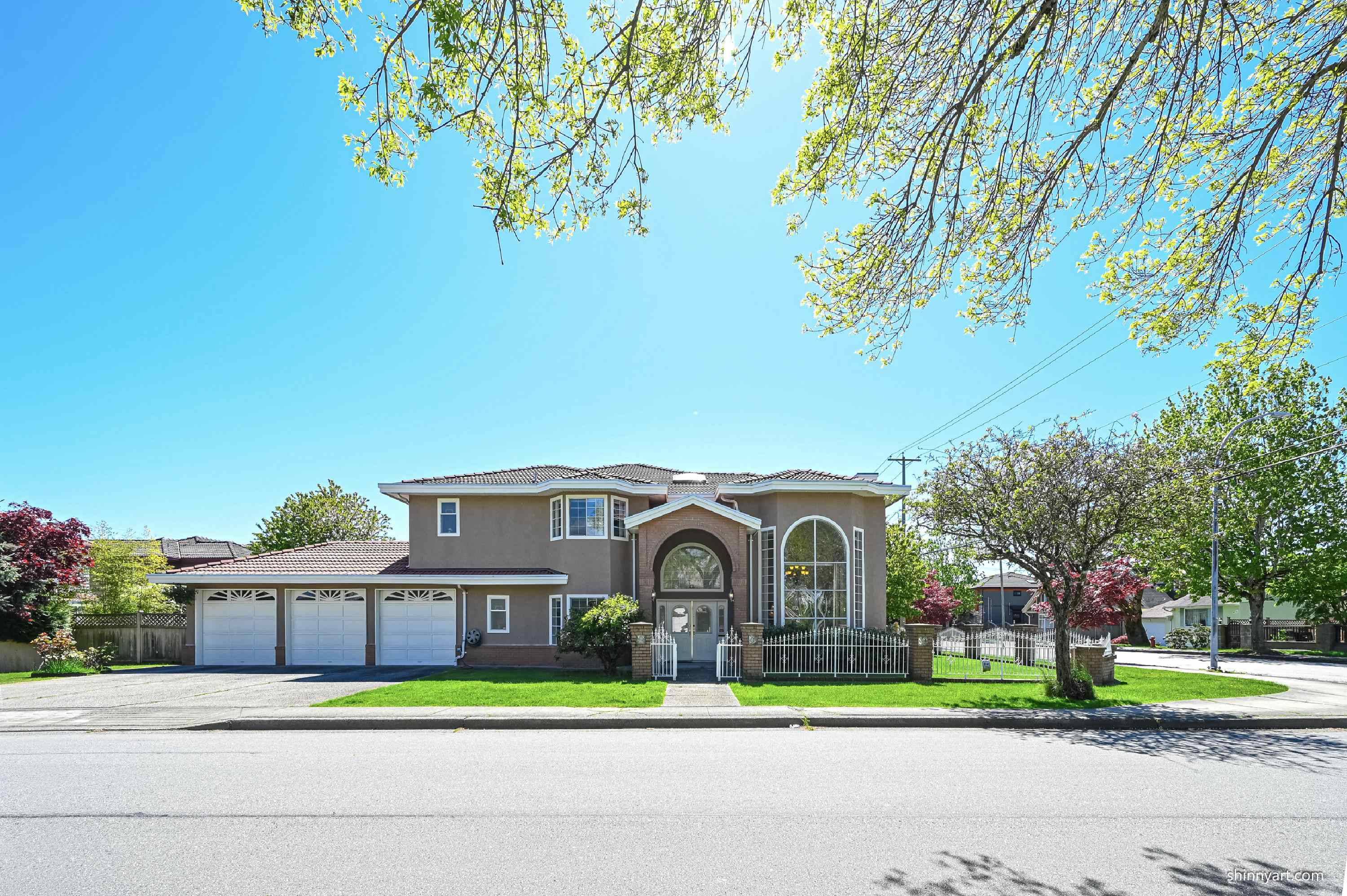 Richmond, BC V6Y 1C2,8360 BOWCOCK RD