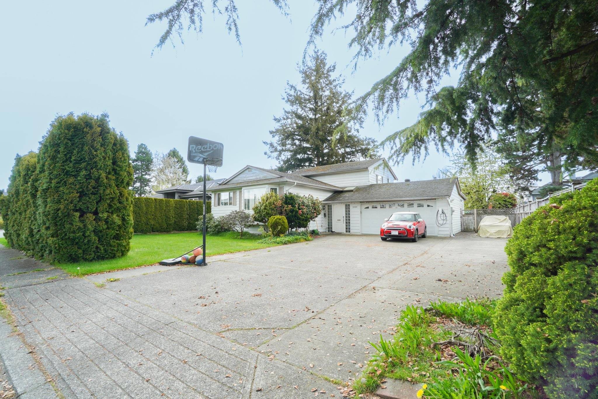 Richmond, BC V7A 4H8,10611 BROMFIELD PL