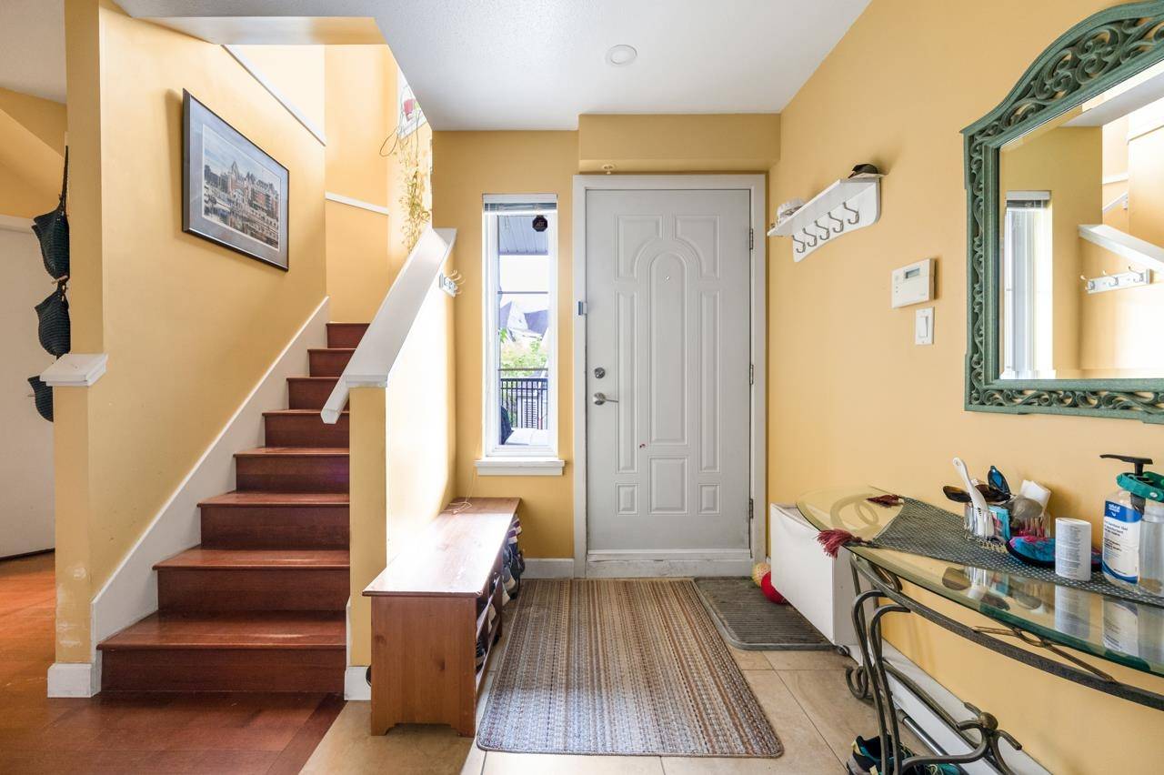 Richmond, BC V6Y 4E3,9339 ALBERTA RD #48