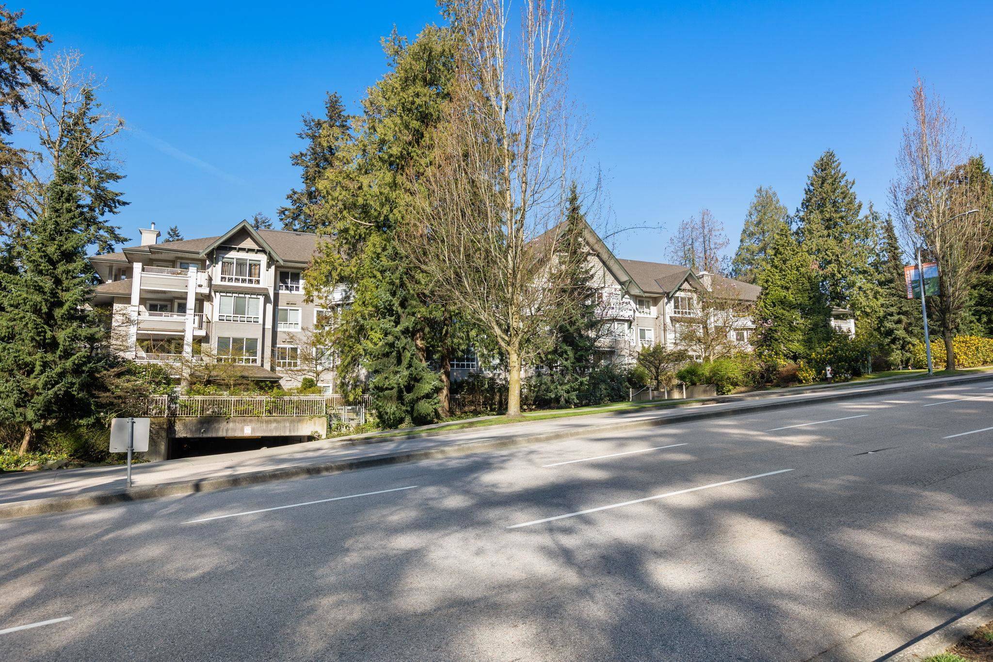 Burnaby, BC V5E 4M8,7383 GRIFFITHS DR #307