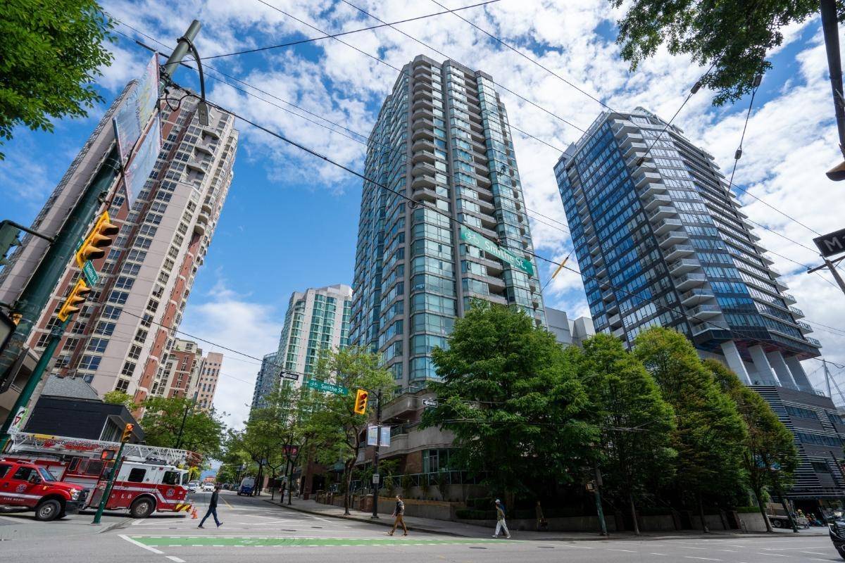 Vancouver, BC V6B 5W4,888 HAMILTON ST #1302