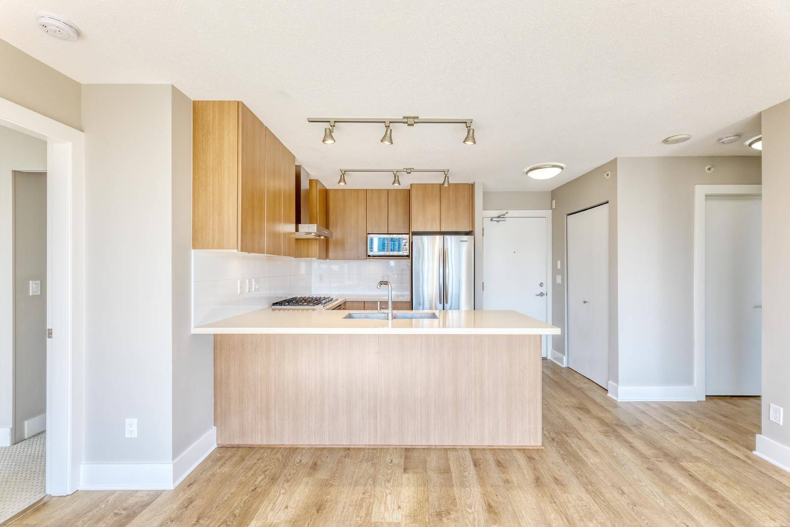 Burnaby, BC V5C 0H9,4189 HALIFAX ST #1609