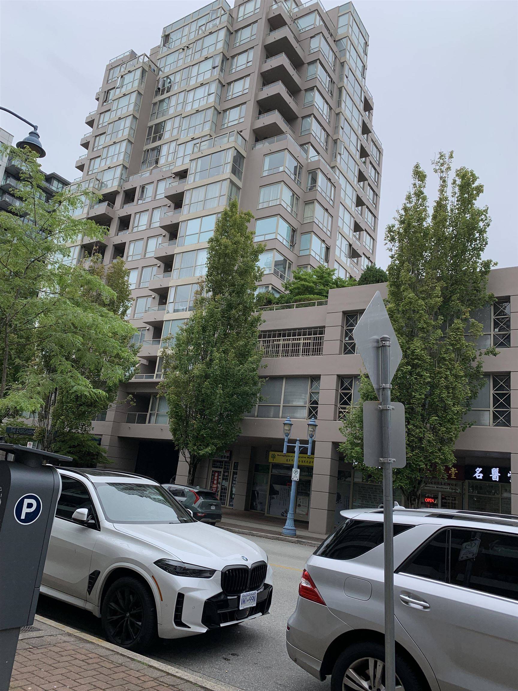 Richmond, BC V6Y 4B3,8171 SABA RD #401