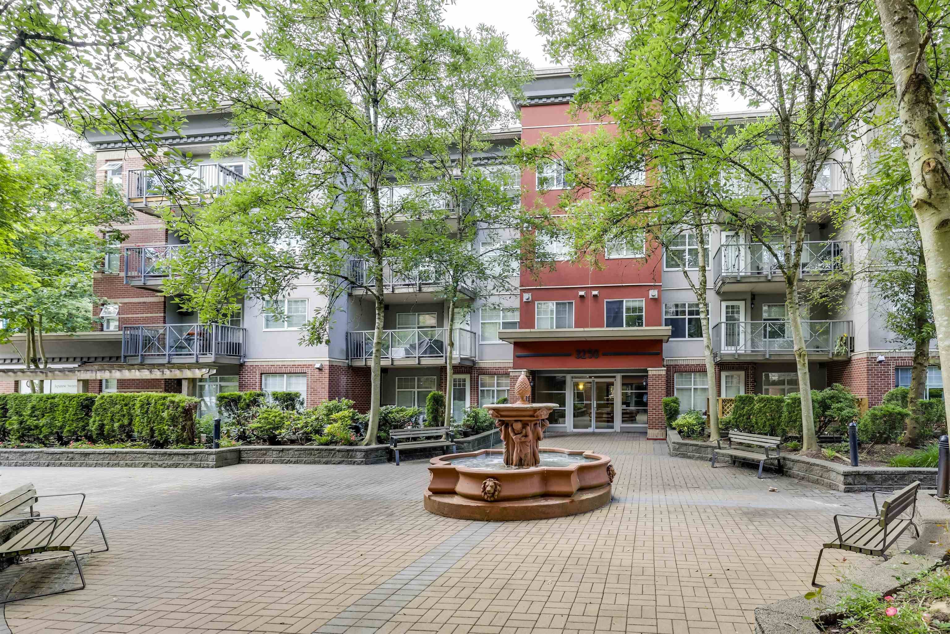 Port Moody, BC V3H 2C9,3250 ST JOHNS ST #206