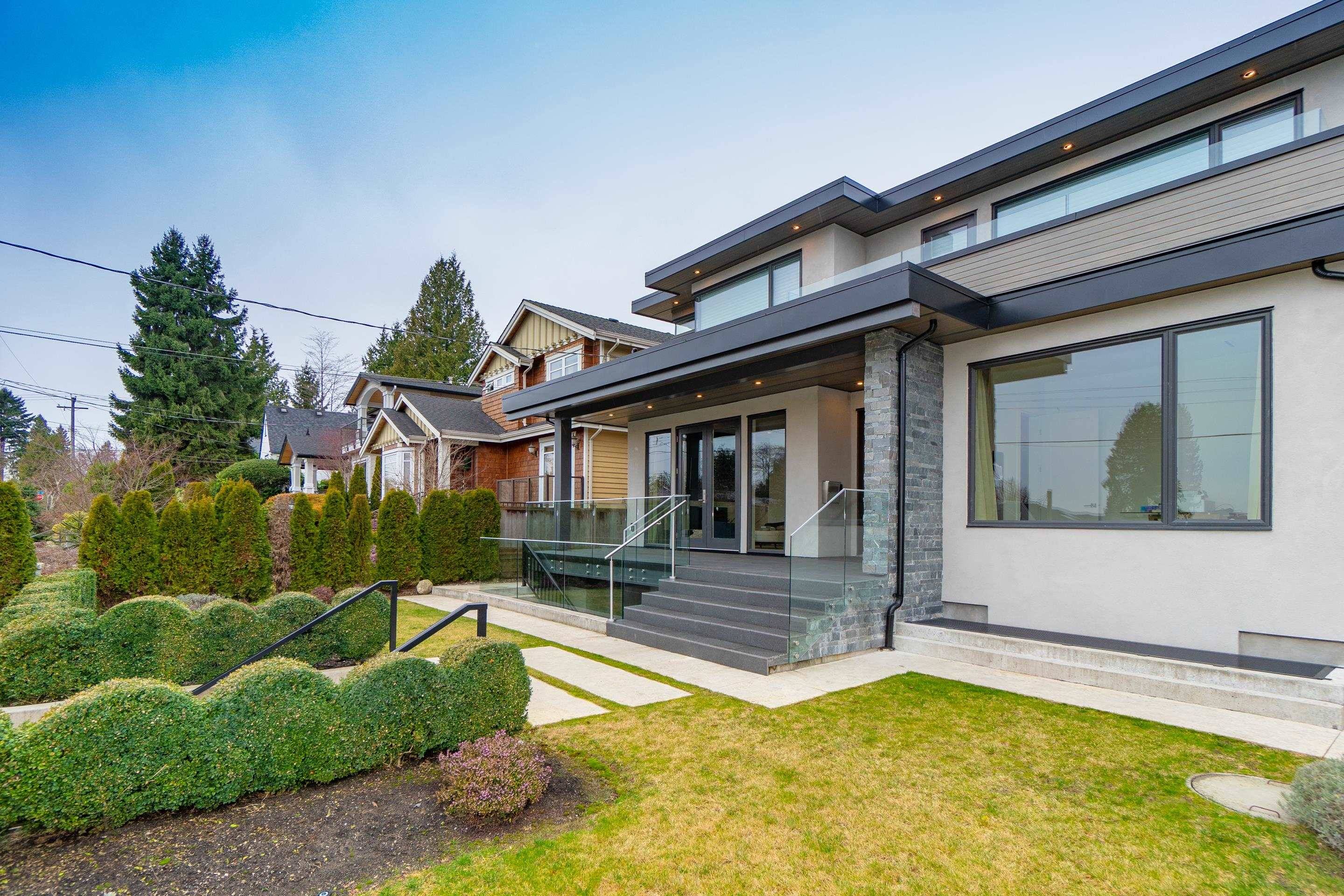 West Vancouver, BC V7T 2B6,1465 JEFFERSON AVE