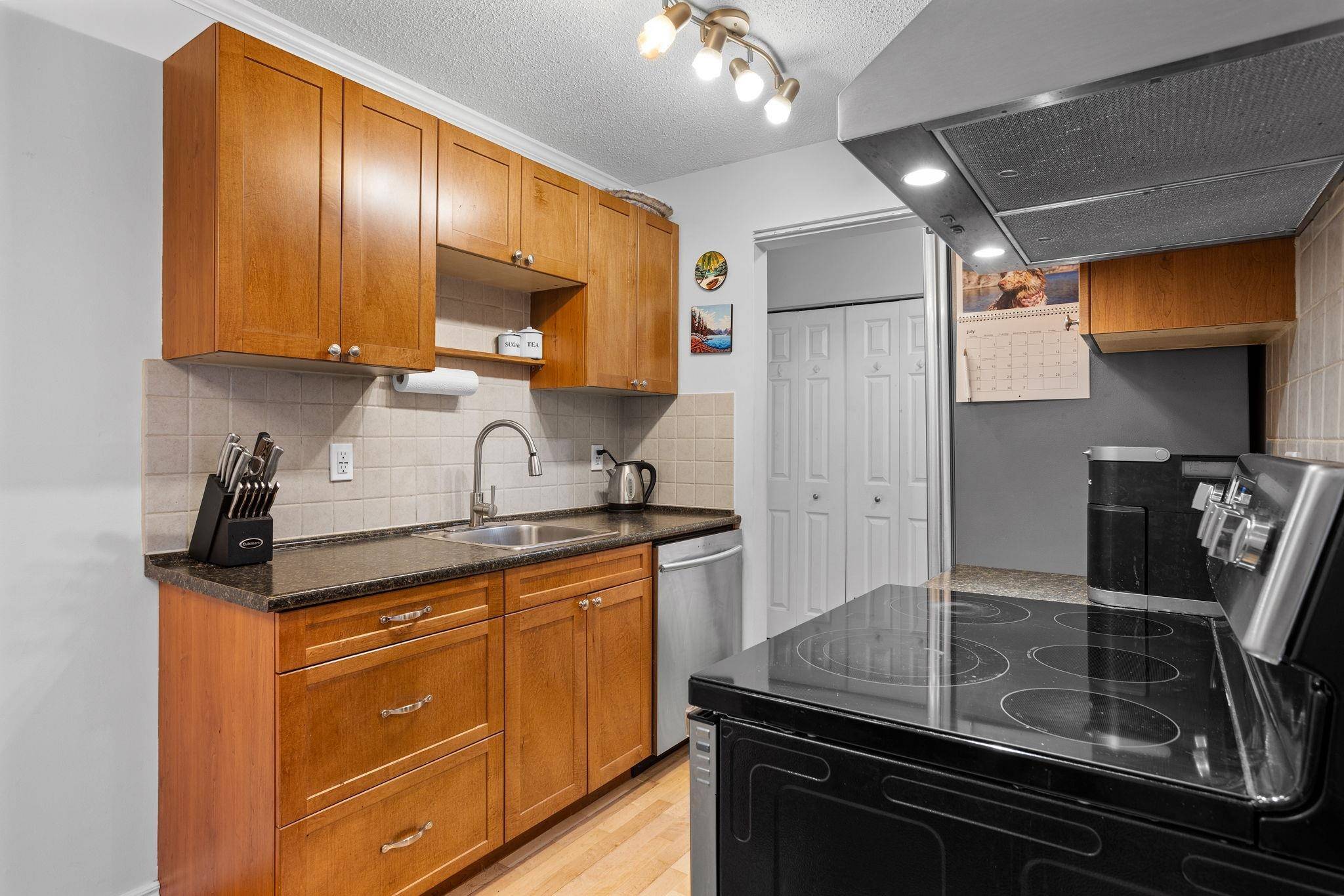 North Vancouver, BC V7M 1C9,275 W 2ND ST #206