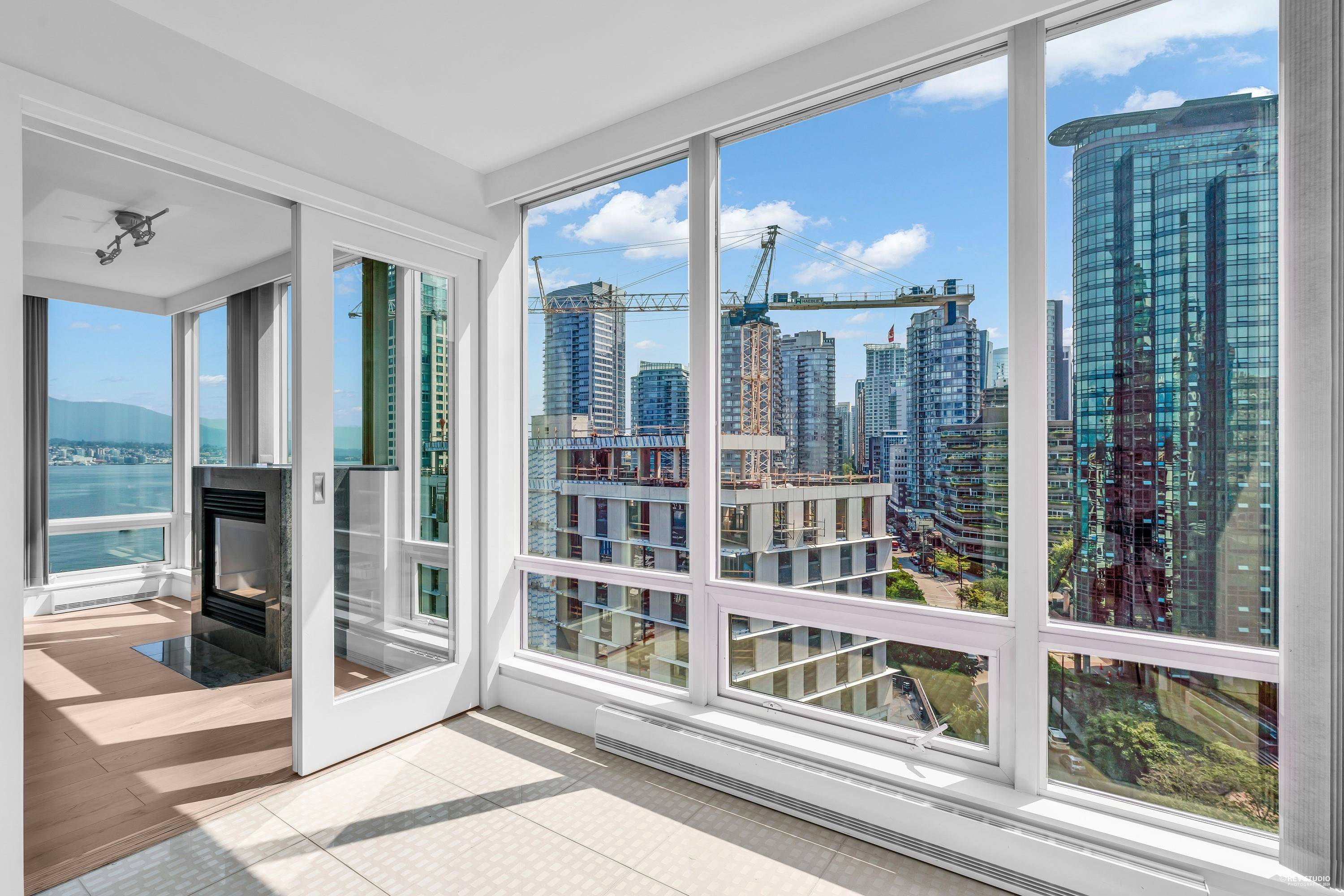 Vancouver, BC V6G 3K1,499 BROUGHTON ST #1303