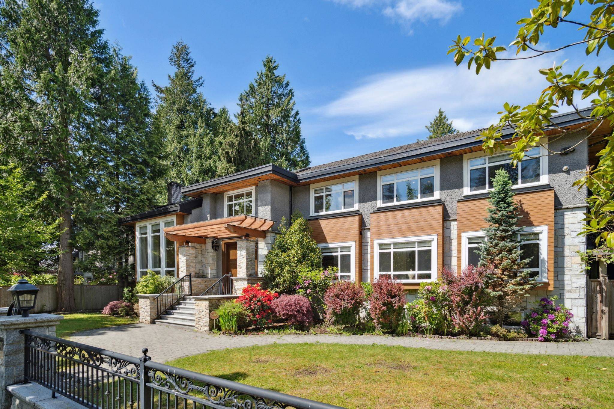 Vancouver, BC V6M 3N5,5669 ANGUS DR