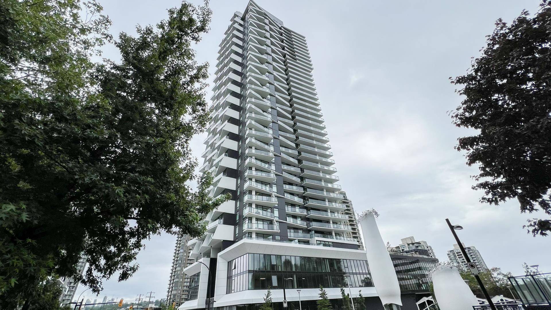 Burnaby, BC V5C 0N4,2181 MADISON AVE #3708