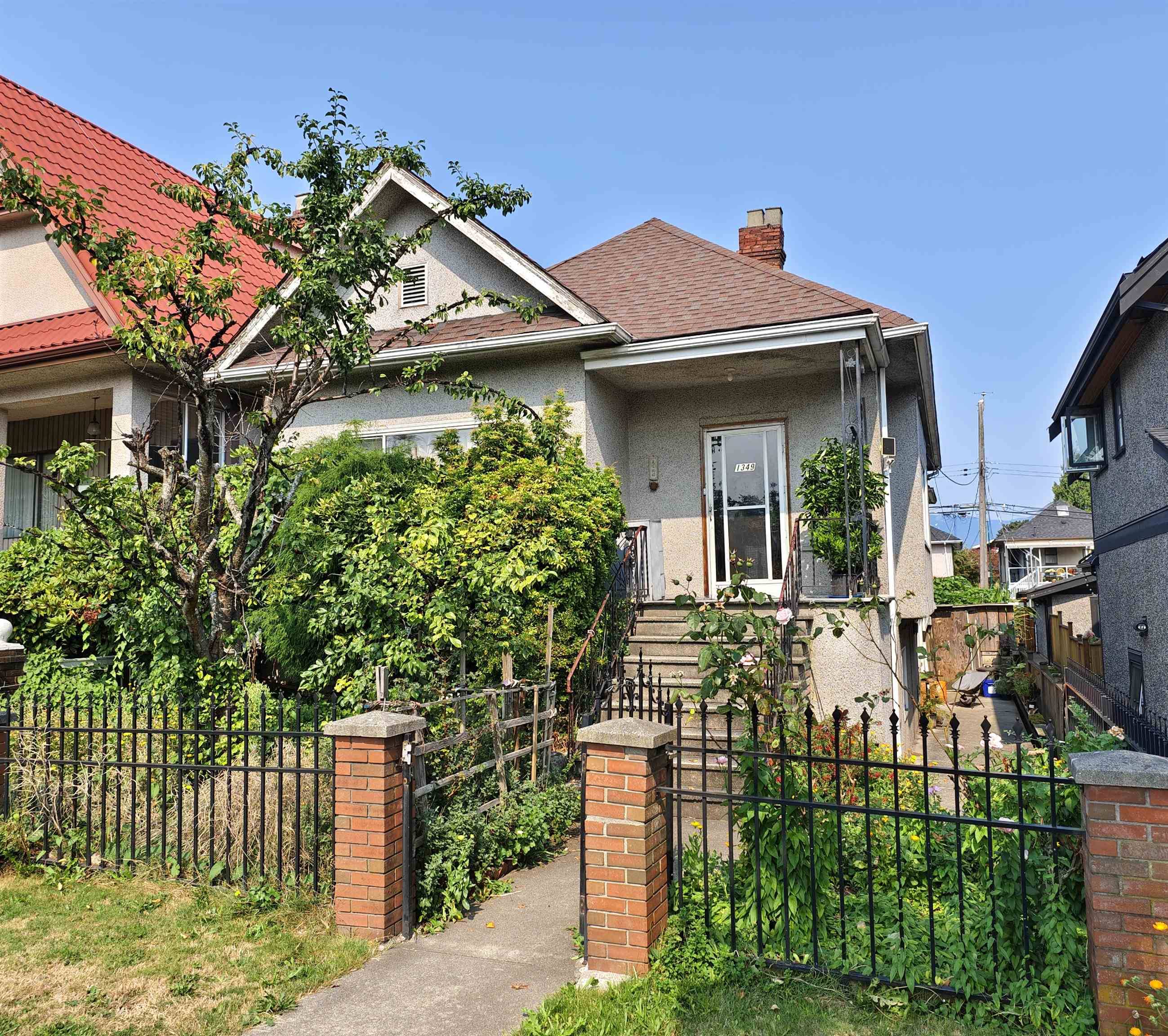 Vancouver, BC V5N 2C7,1349 E 14TH AVE