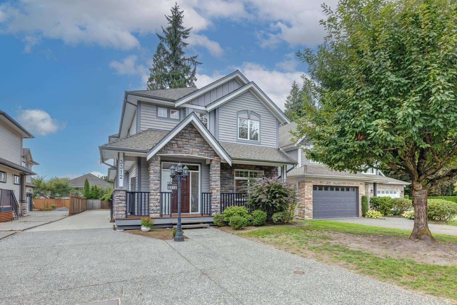 Coquitlam, BC V3E 3T1,3312 WINGROVE TER