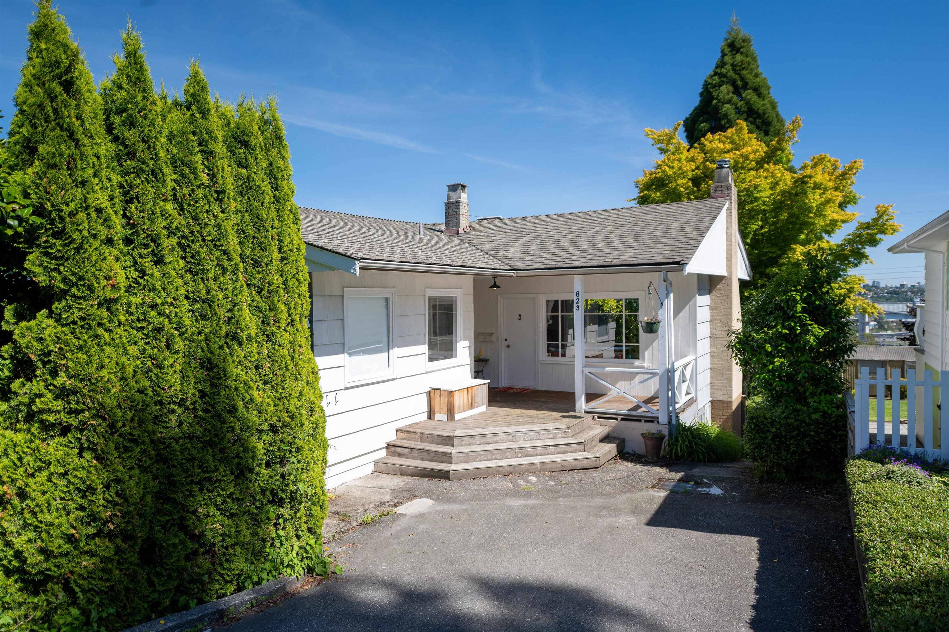 North Vancouver, BC V7L 1X8,823 CALVERHALL ST