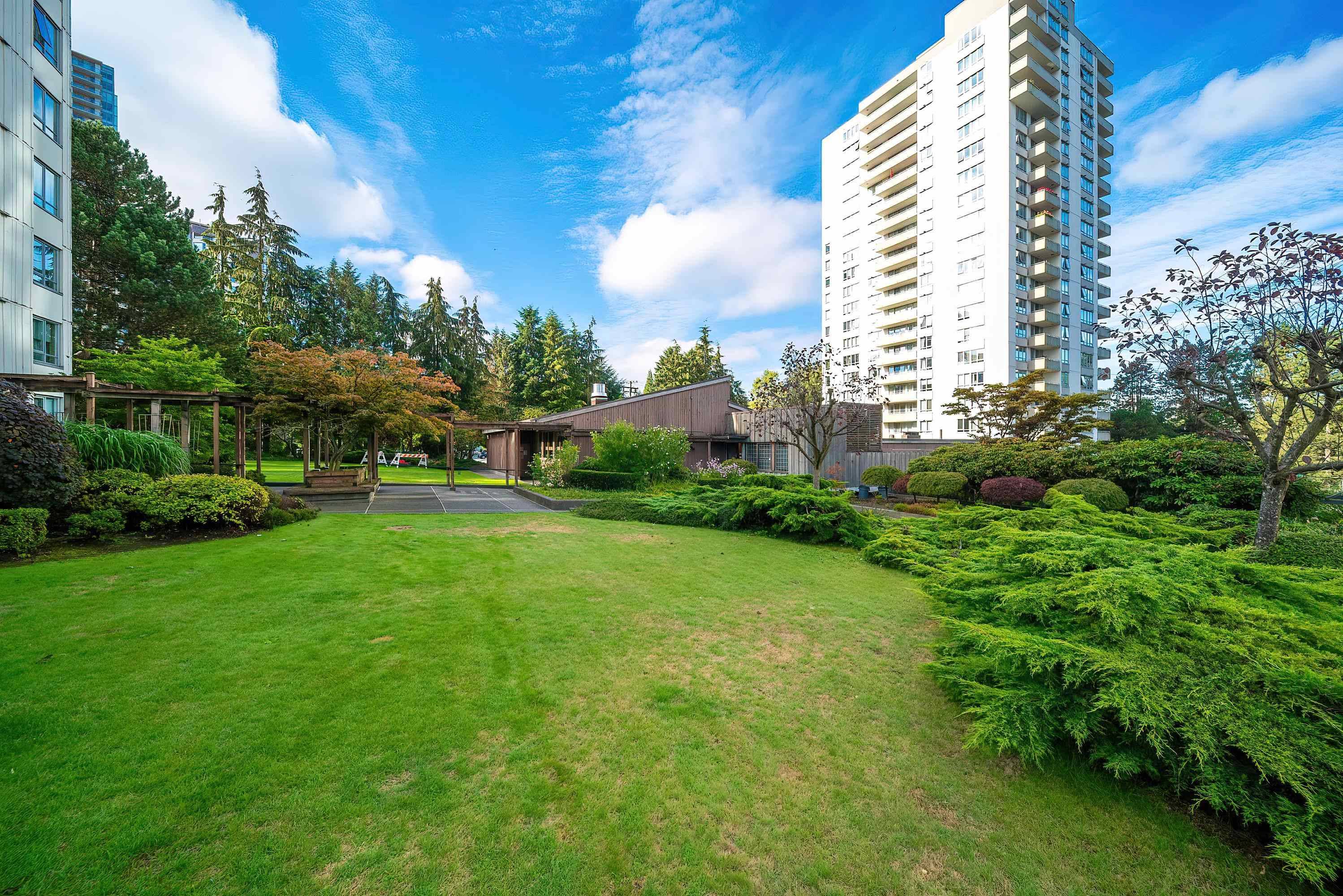 Burnaby, BC V5H 3Z5,5645 BARKER AVE #1901