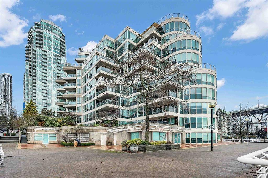 Vancouver, BC V6Z 2S4,1600 HORNBY ST #203