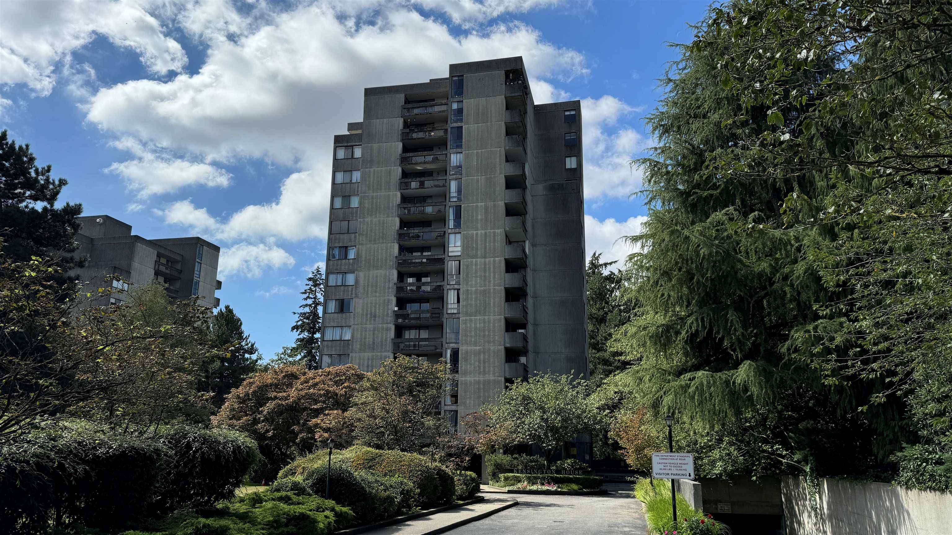 Burnaby, BC V5H 3Y8,6689 WILLINGDON AVE #204