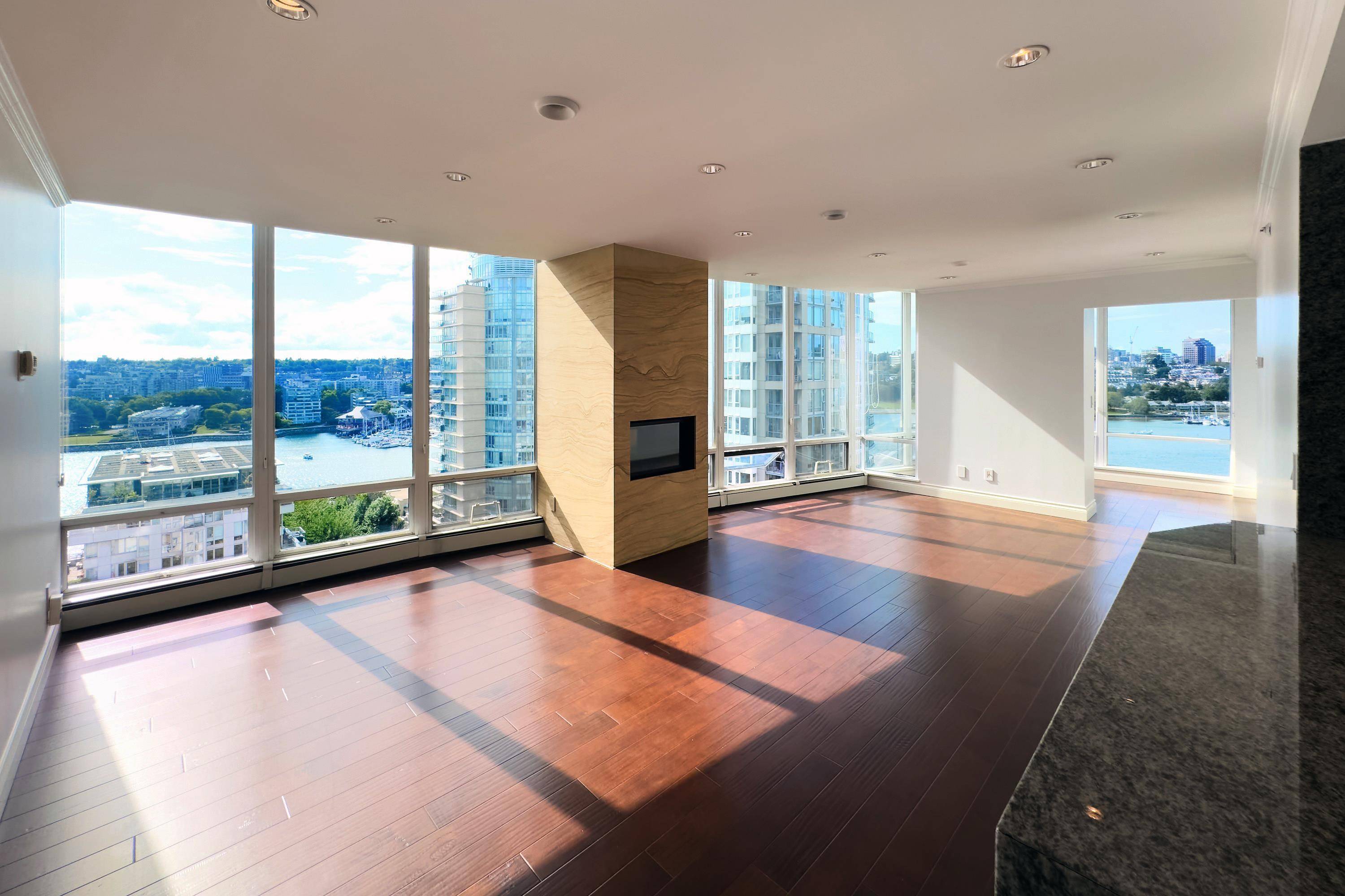 Vancouver, BC V6Z 2T8,139 DRAKE ST #18A