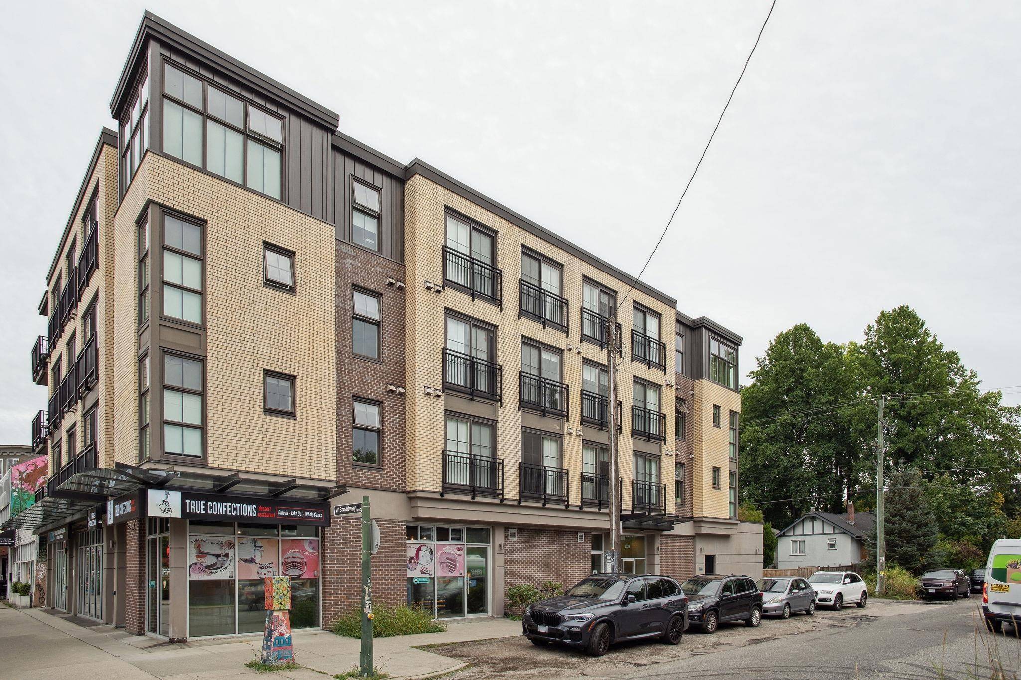 Vancouver, BC V6R 0C1,2528 COLLINGWOOD ST #309