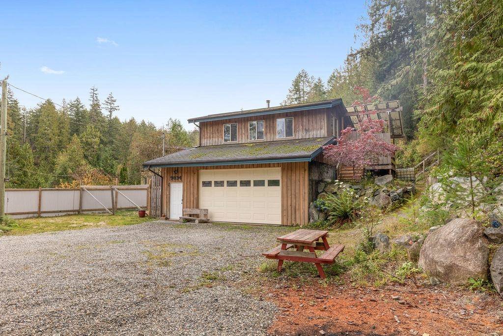 Halfmoon Bay, BC V7Z 1G2,9834 MCKENZIE RD