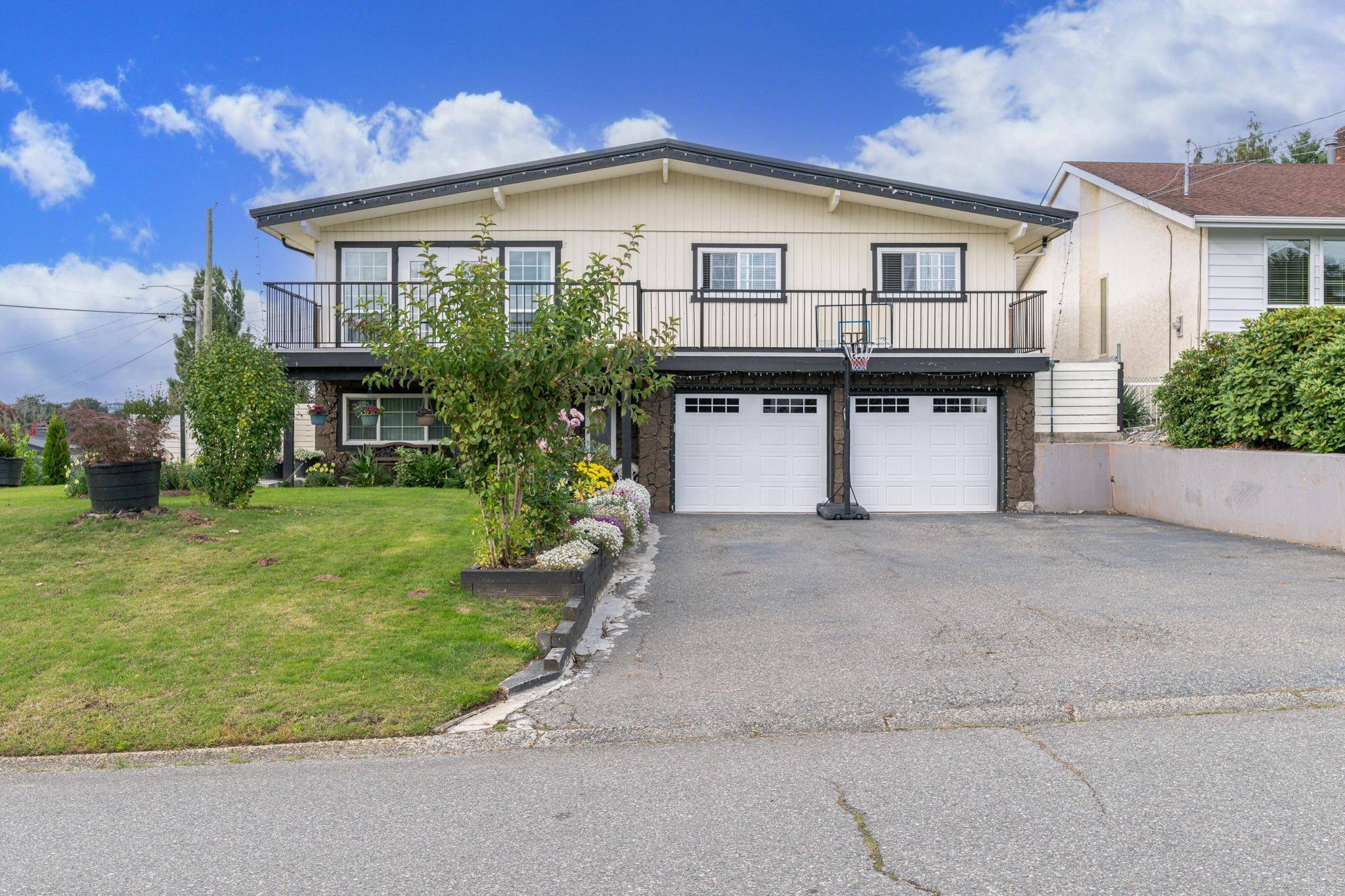 Abbotsford, BC V2T 3V6,2601 VALEMONT CRES