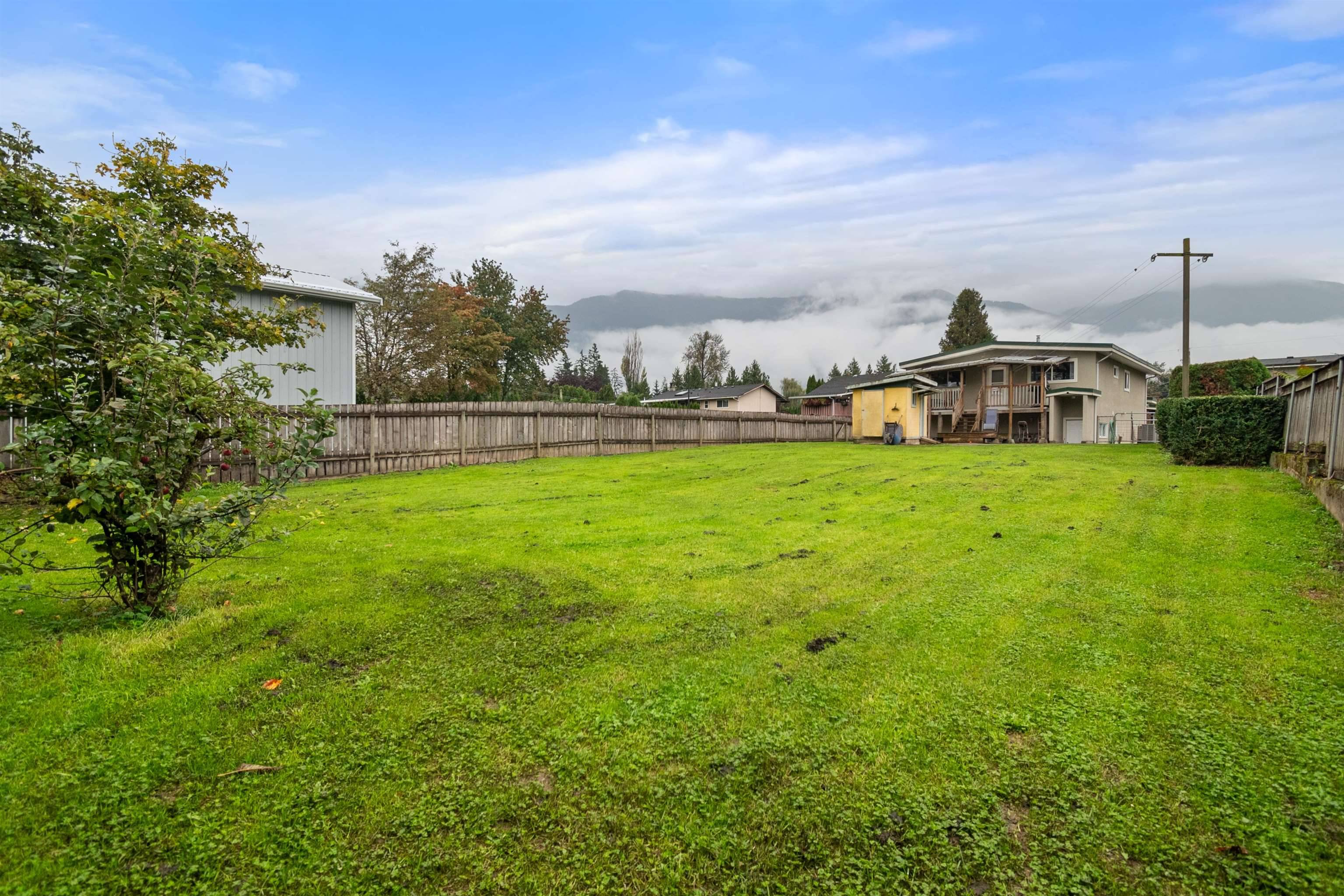 Rosedale, BC V0X 1X2,51025 NEVIN RD