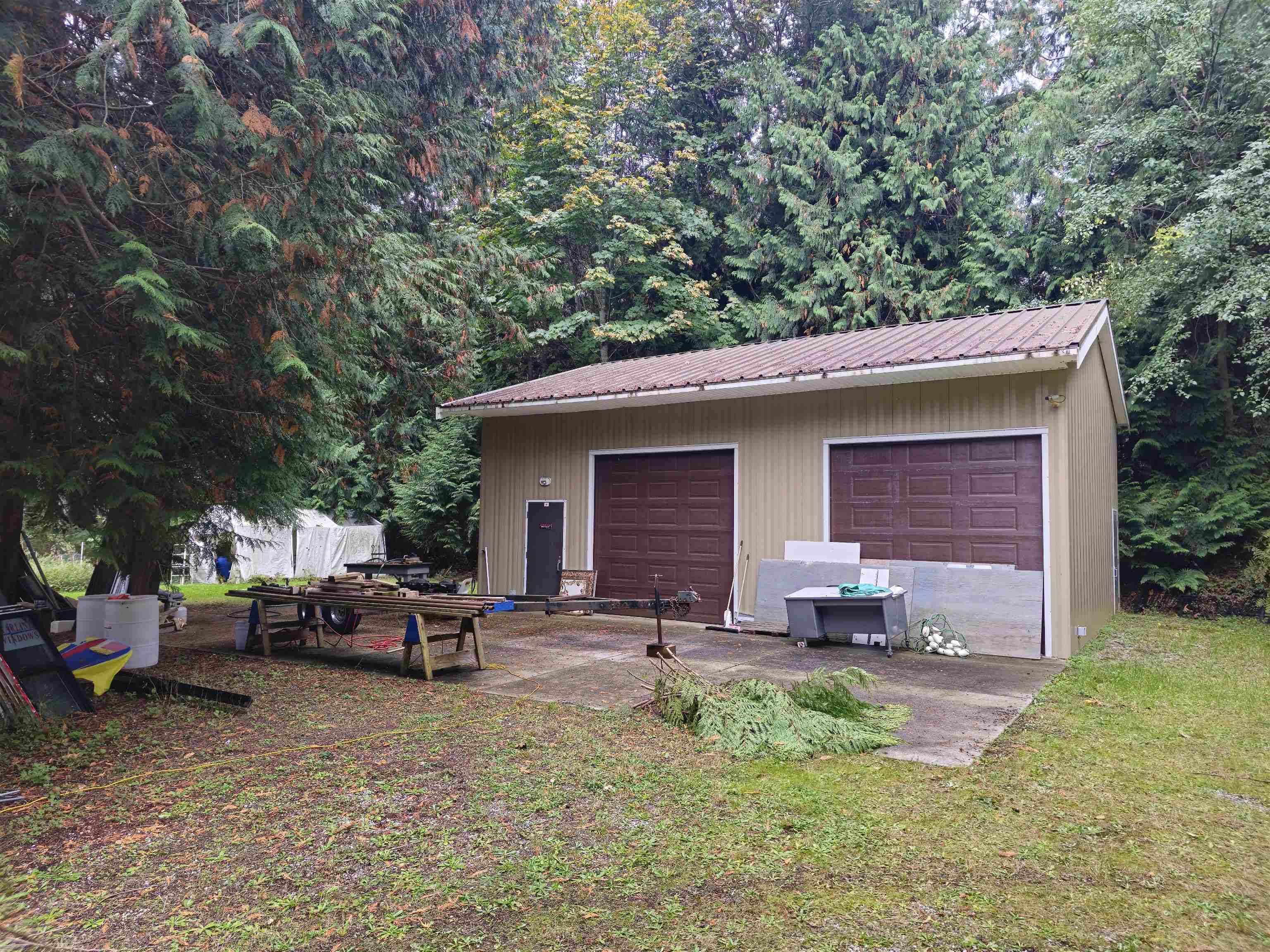 Halfmoon Bay, BC V7Z 1A2,7799 HART RD