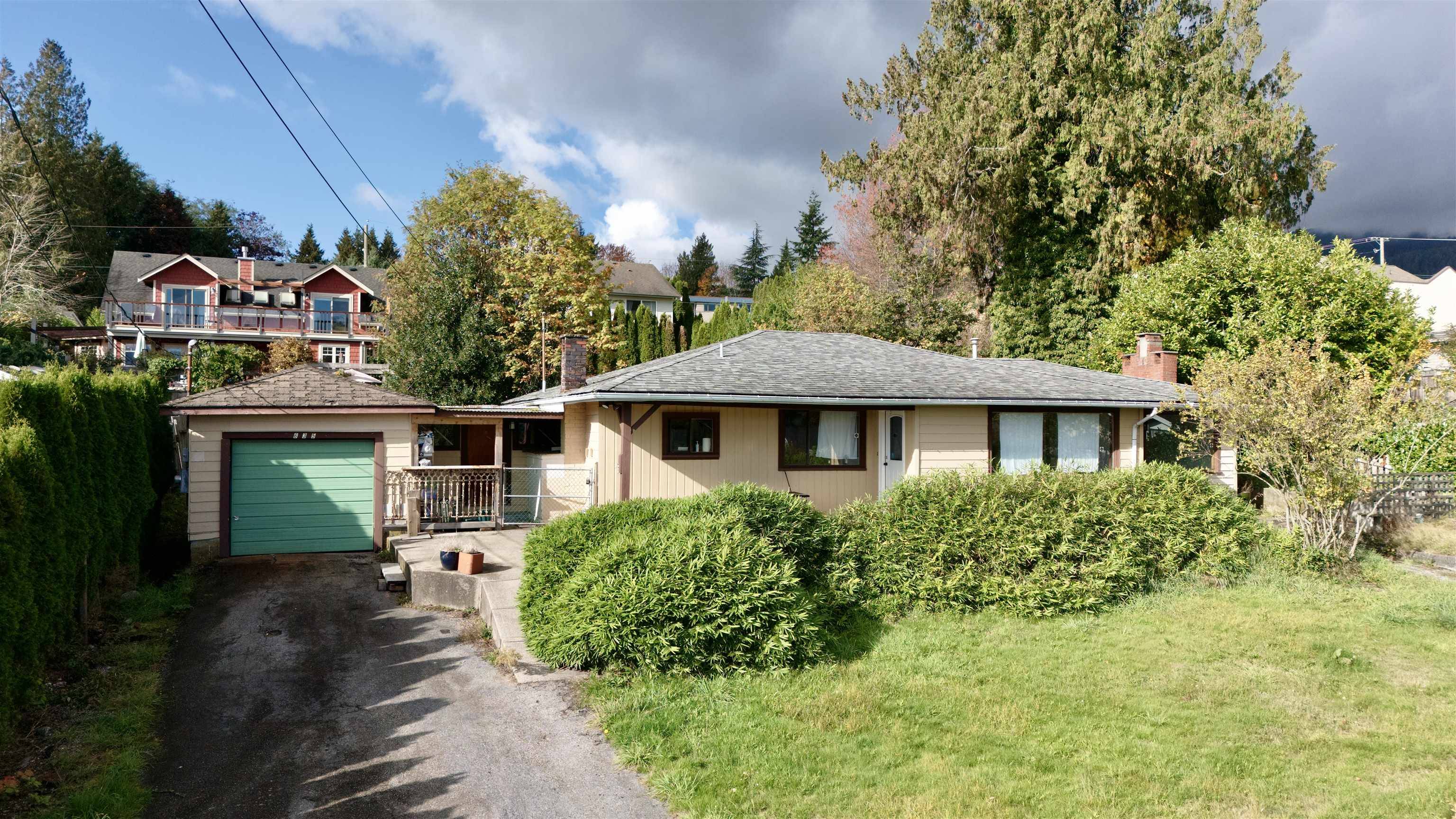 Gibsons, BC V0N 1V9,635 MARTIN RD