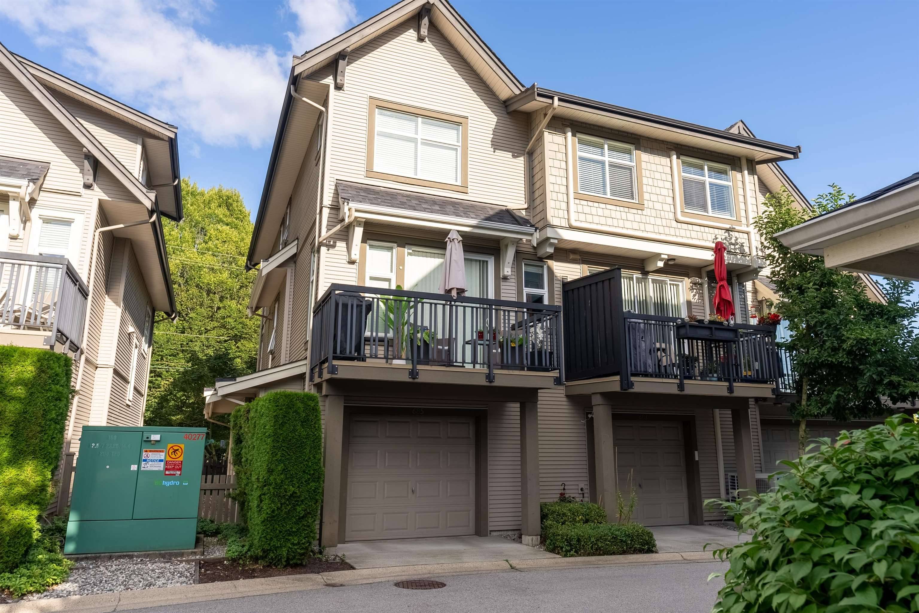 North Vancouver, BC V7J 0A5,685 PREMIER ST