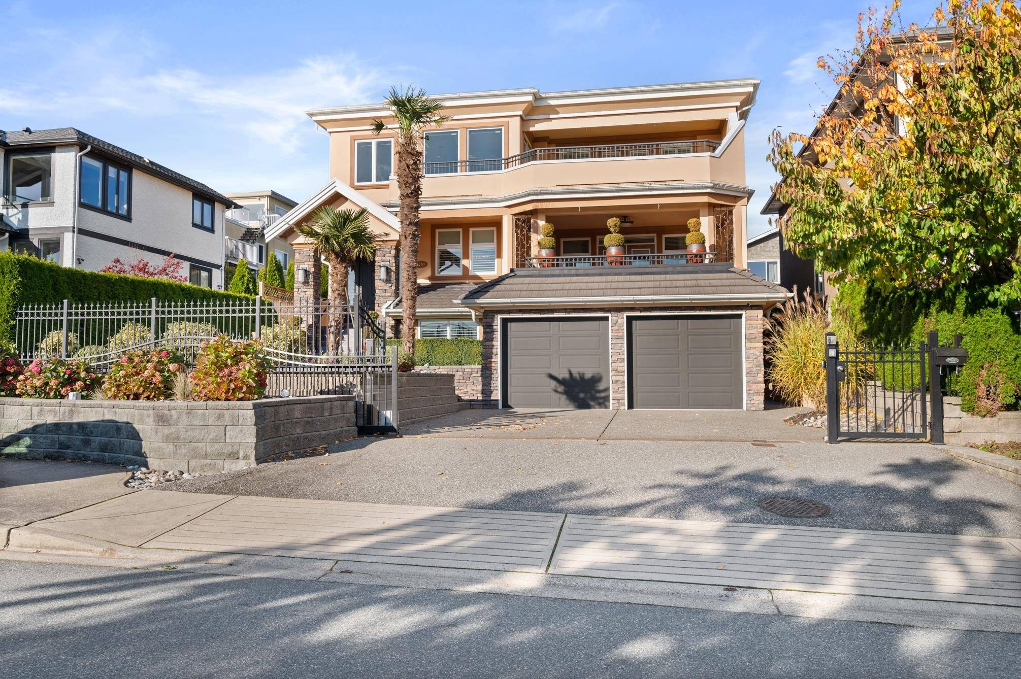 White Rock, BC V4B 1S5,15781 PACIFIC AVE