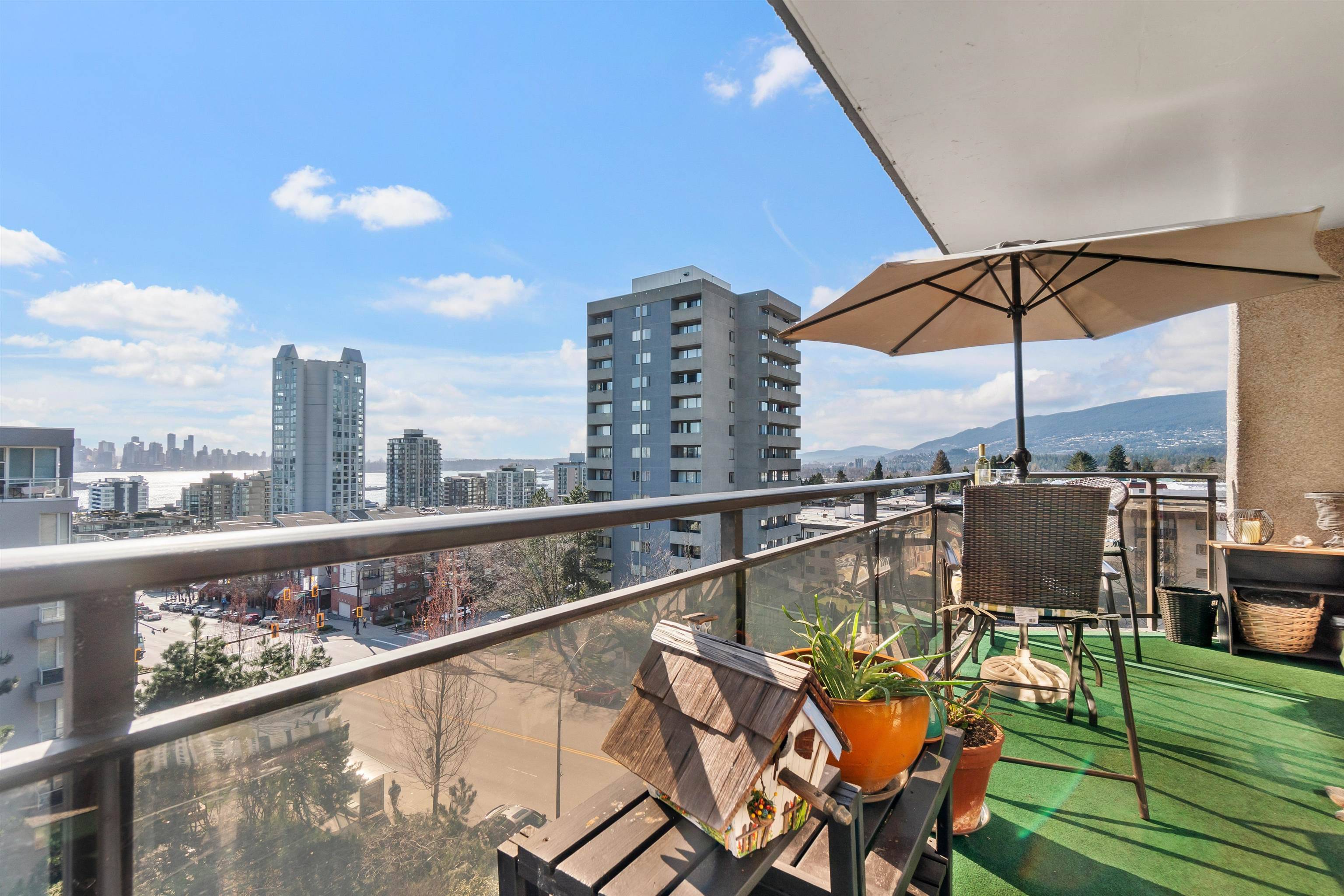 North Vancouver, BC V7M 3H5,444 LONSDALE AVE #604