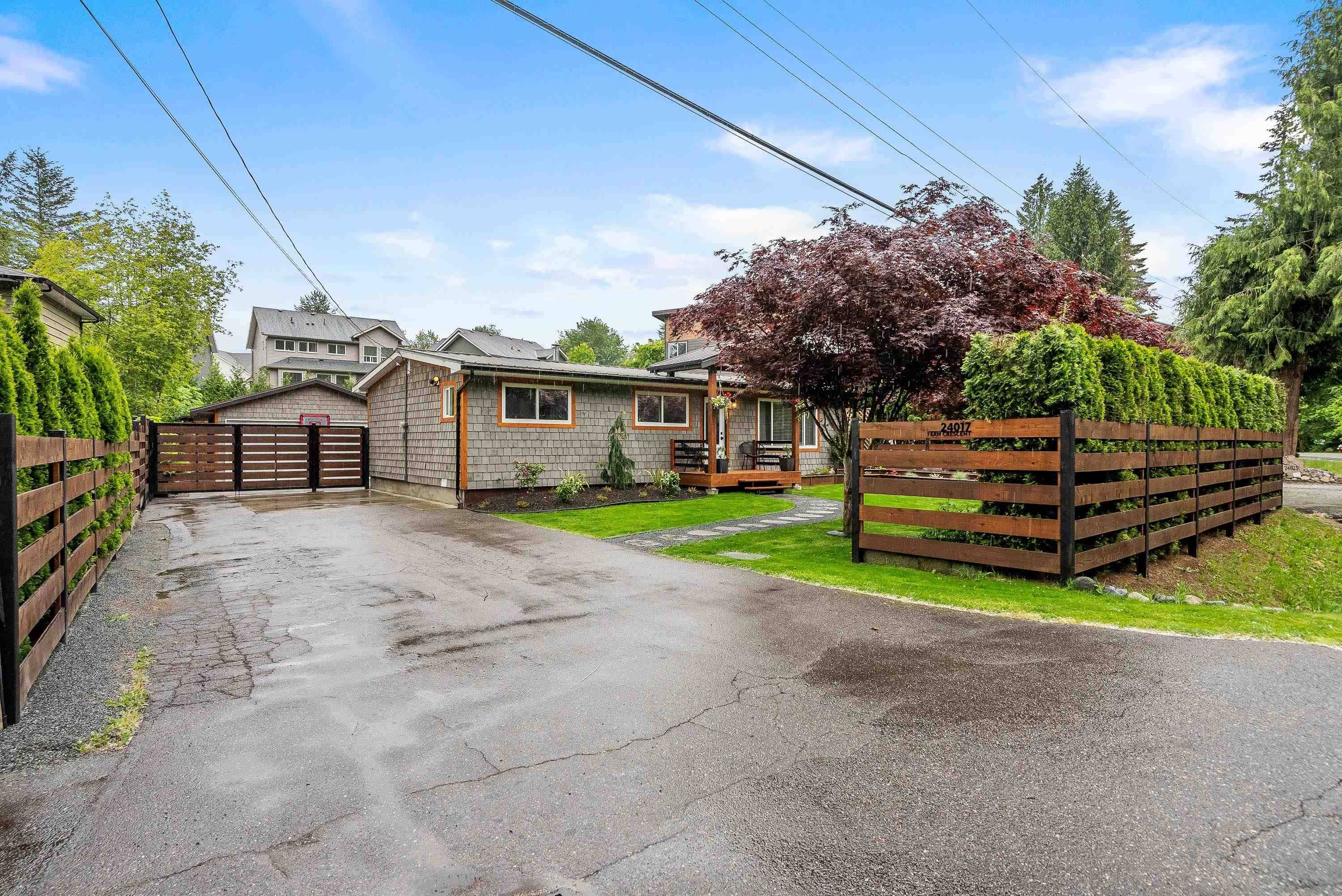 Maple Ridge, BC V4R 2R7,24017 FERN CRES