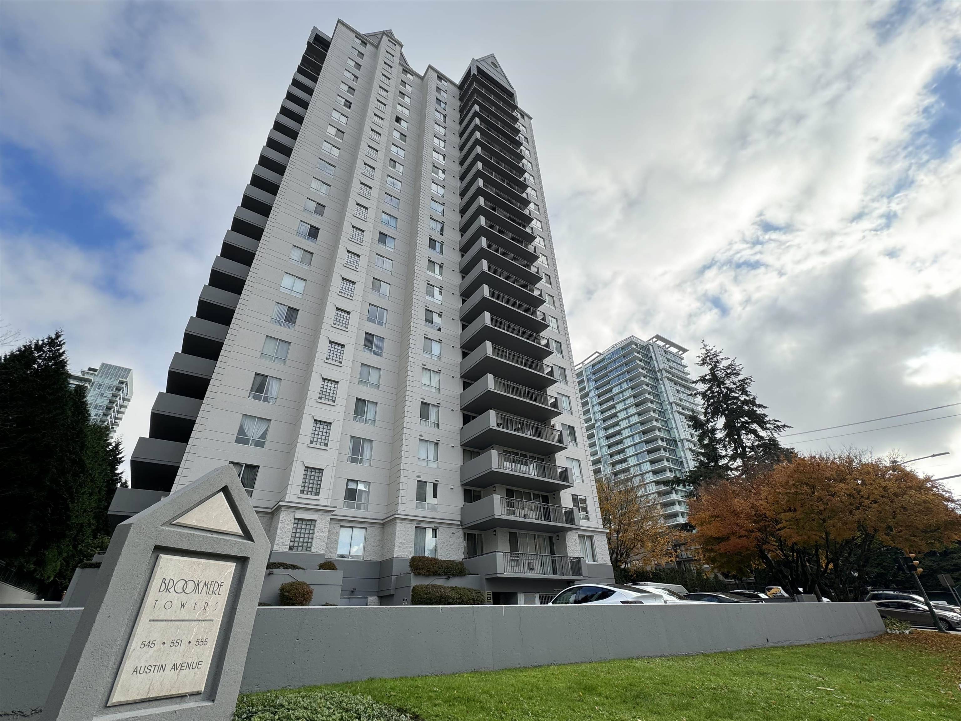 Coquitlam, BC V3K 3M6,555 AUSTIN AVE #201