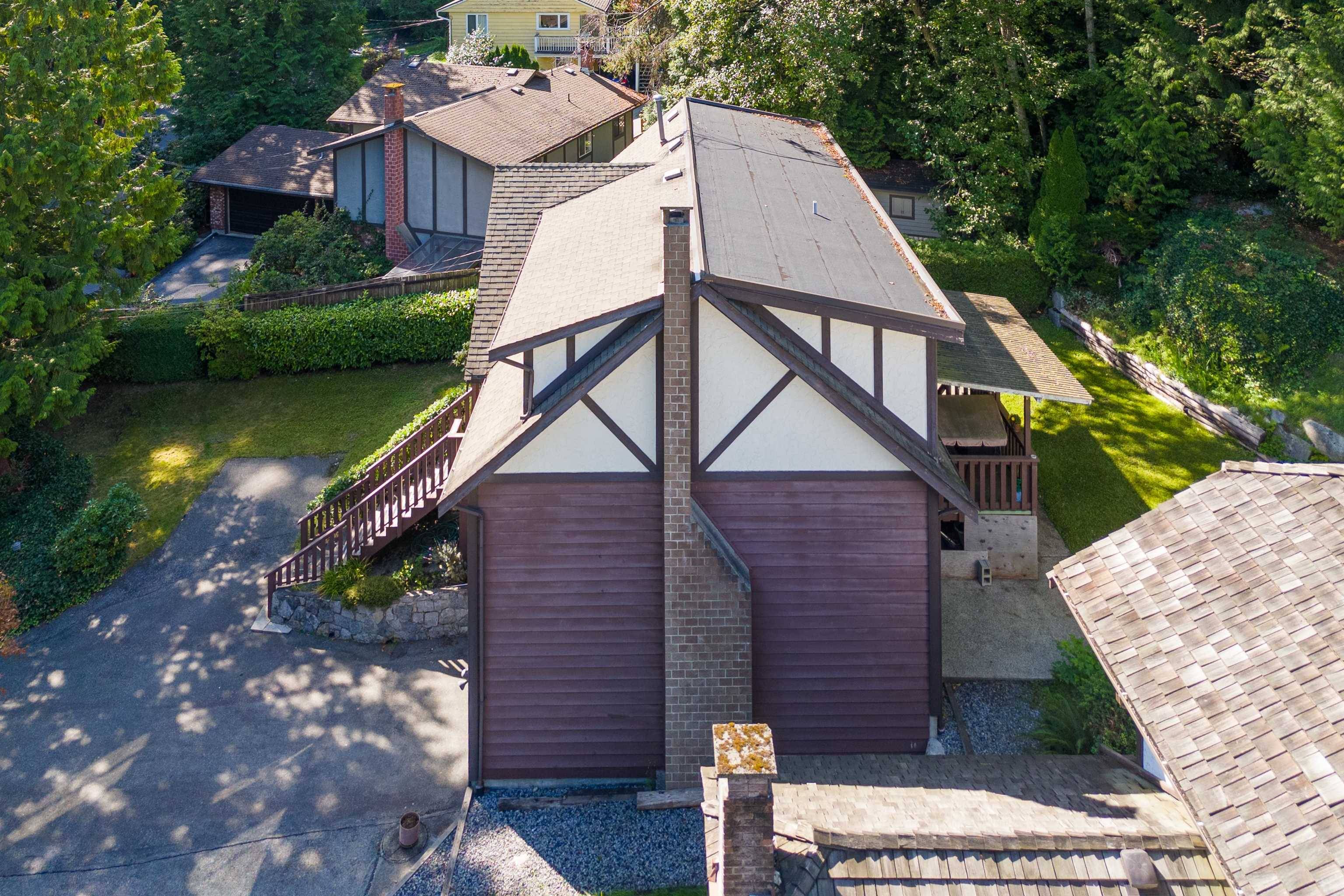 North Vancouver, BC V7K 1K7,864 WELLINGTON DR