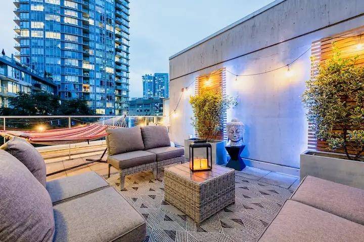 Vancouver, BC V6B 0J1,188 KEEFER PL #226