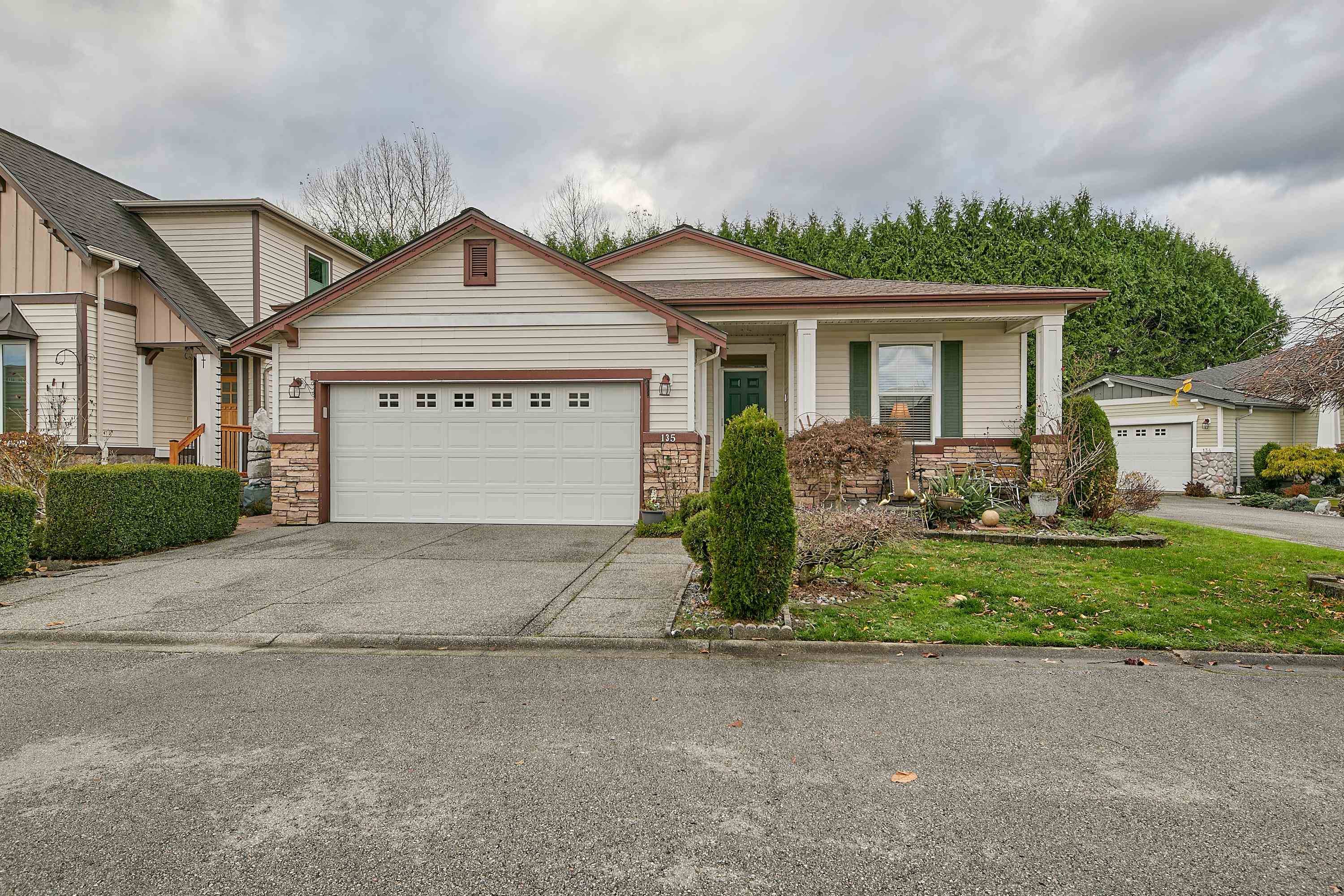 Pitt Meadows, BC V3Y 2T5,19639 MEADOW GARDENS WAY #135