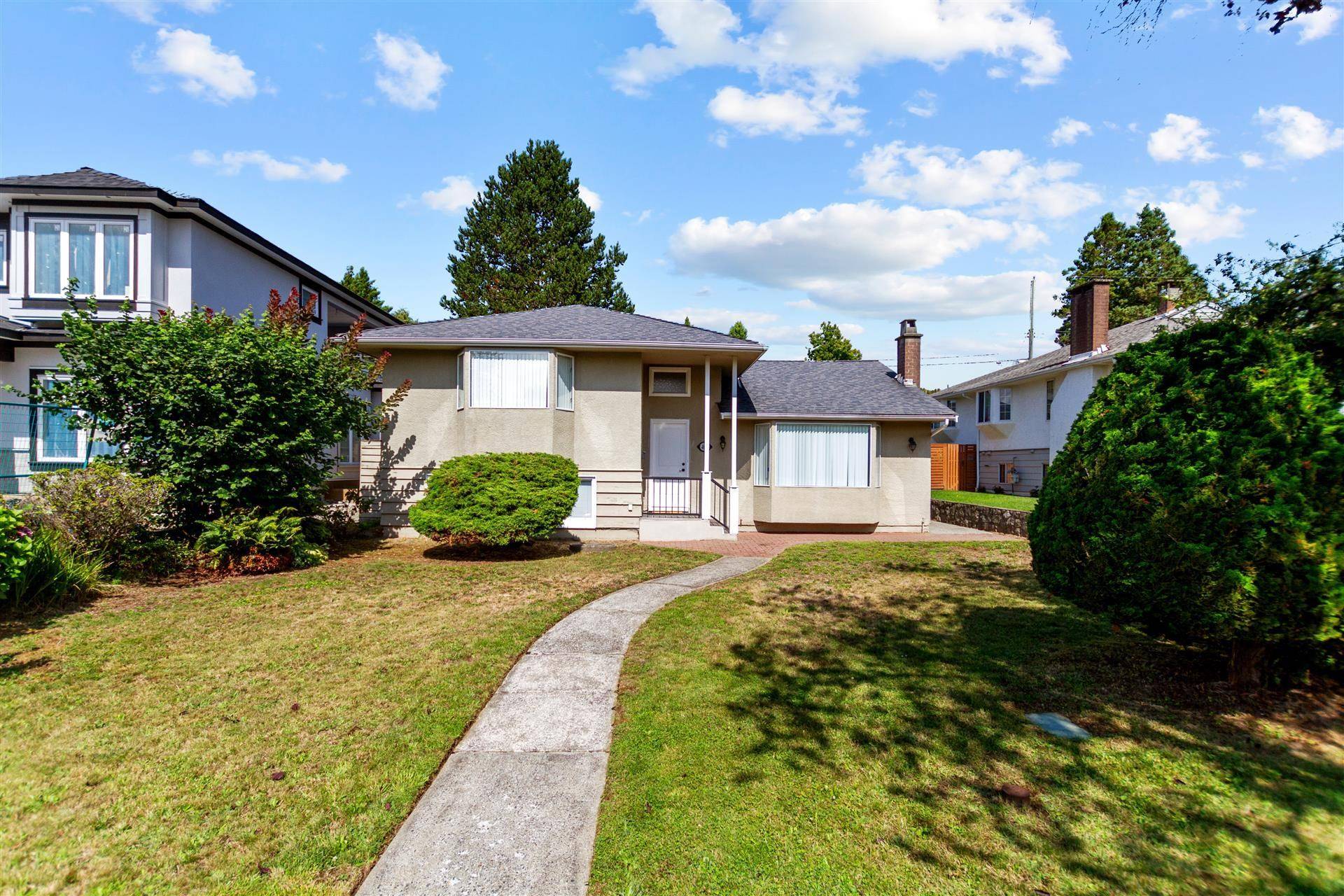 Burnaby, BC V5C 3R4,4823 WESTLAWN DR
