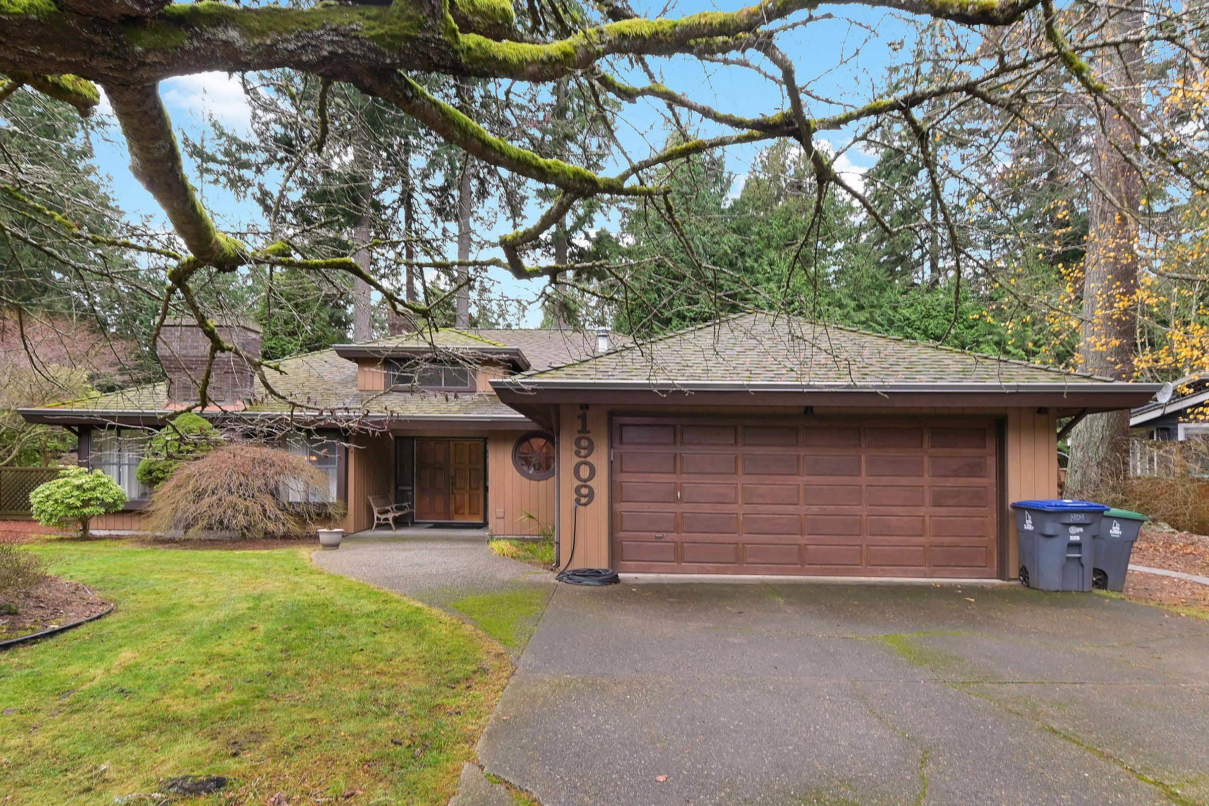 Surrey, BC V4A 7J1,1909 AMBLE GREENE DR
