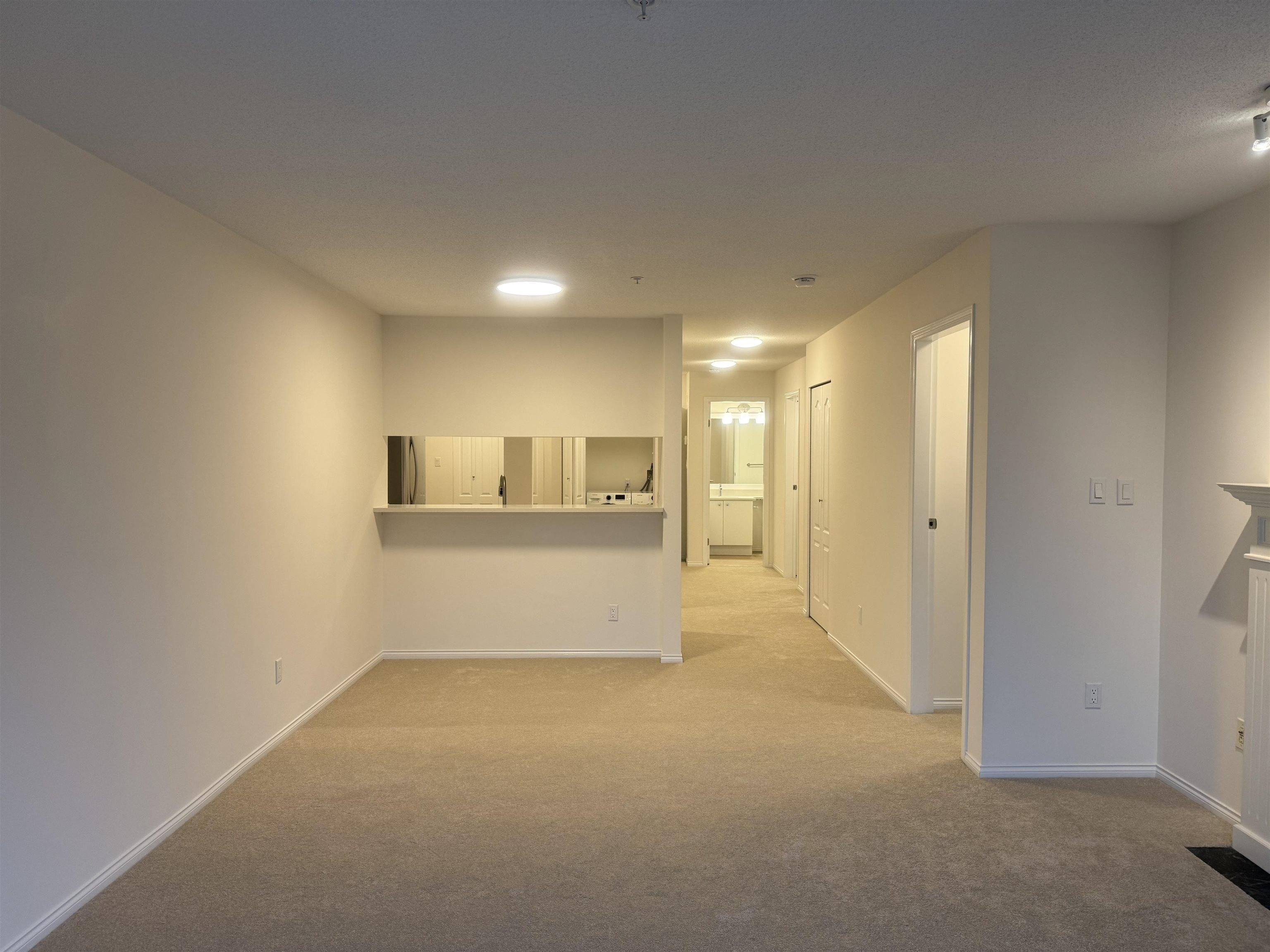 Richmond, BC V7C 5R9,5888 DOVER CRES #218