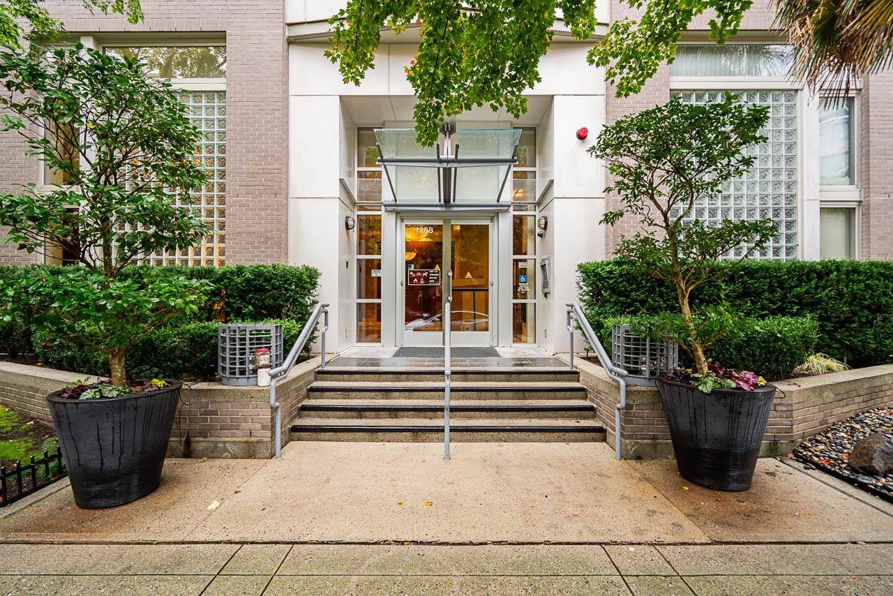 Vancouver, BC V6Z 2W5,1288 MARINASIDE CRES #309