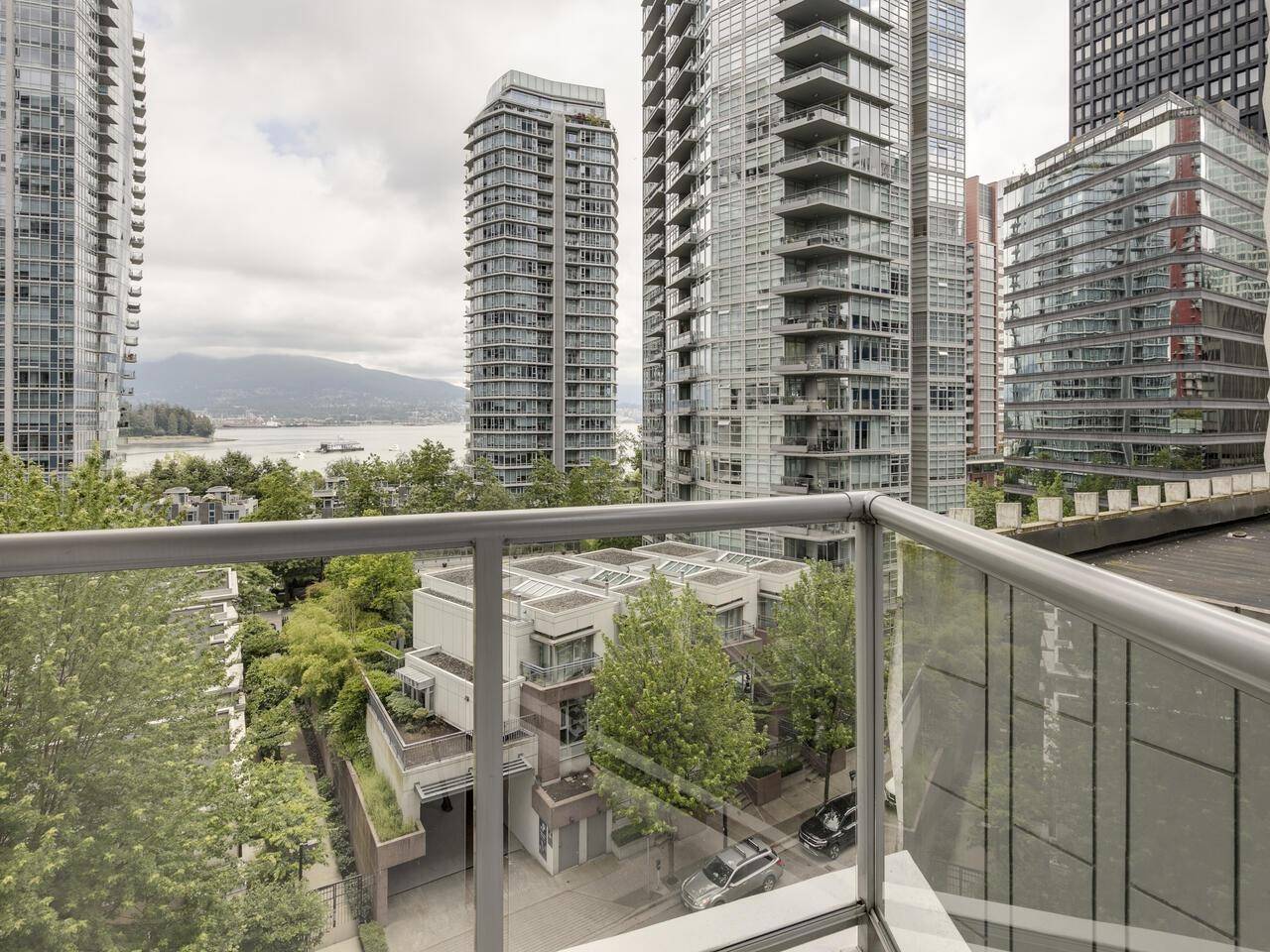 Vancouver, BC V6E 4S6,1228 W HASTINGS ST #601