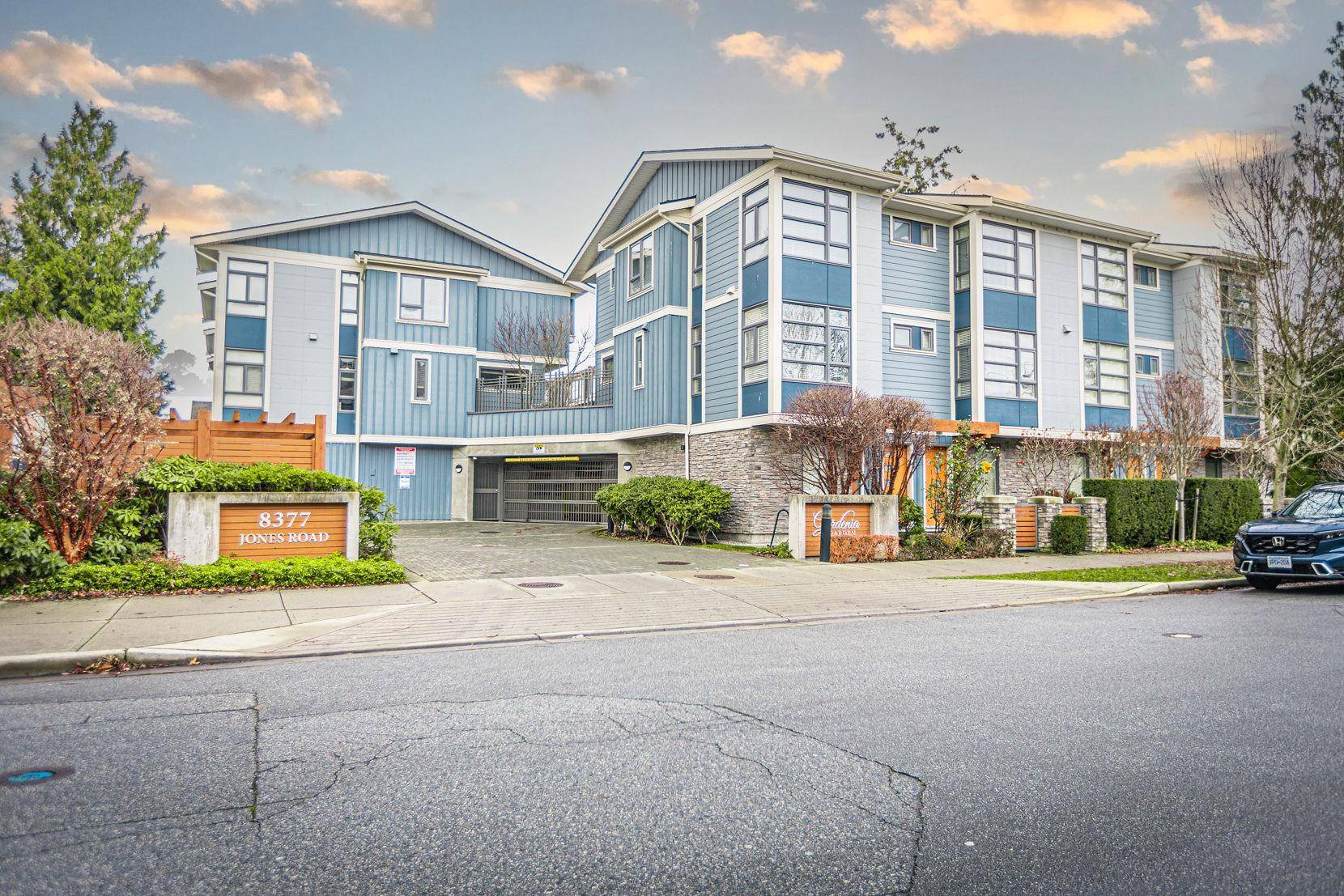 Richmond, BC V6Y 1L5,8377 JONES RD #14